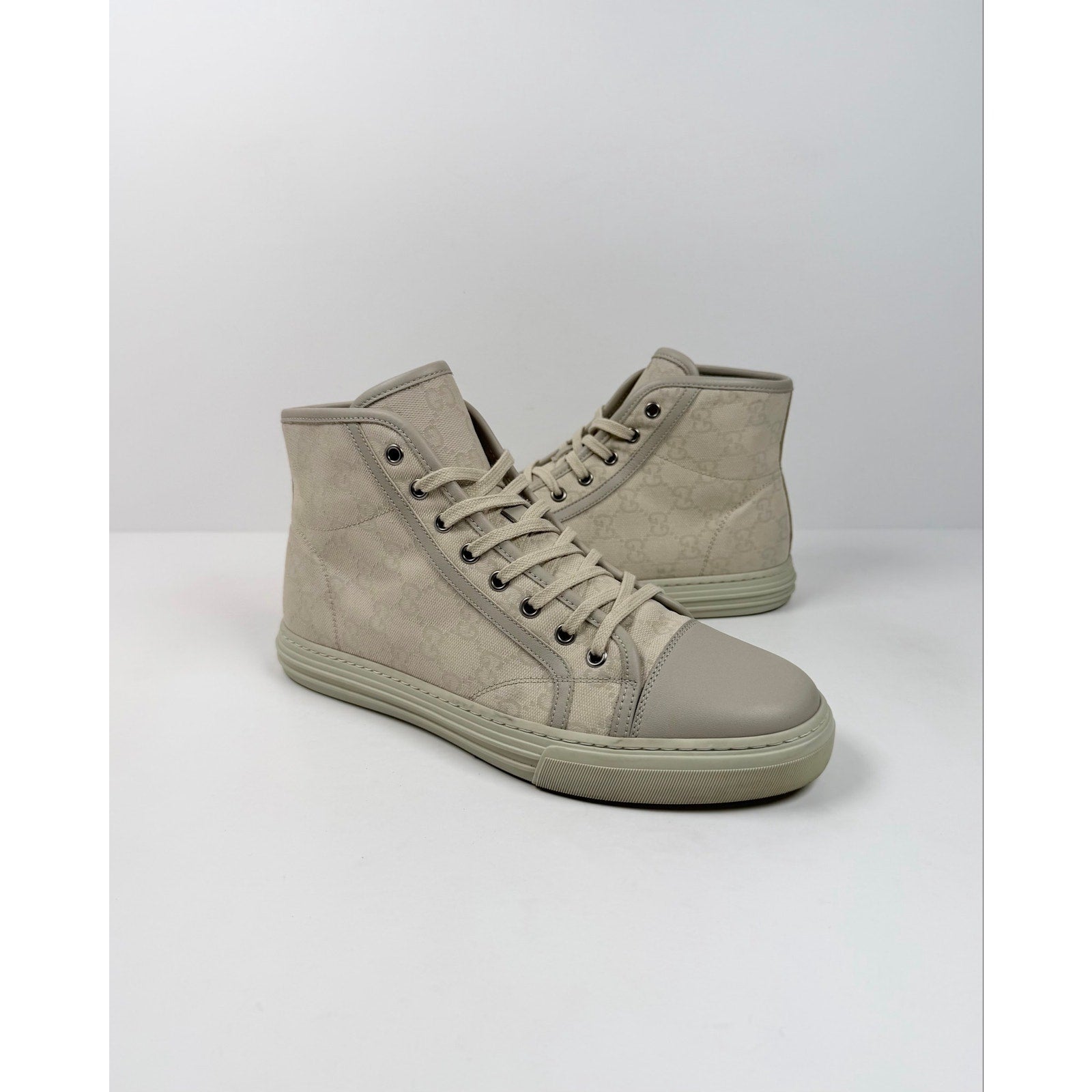 Size 8US - Gucci High Top Beige Canvas