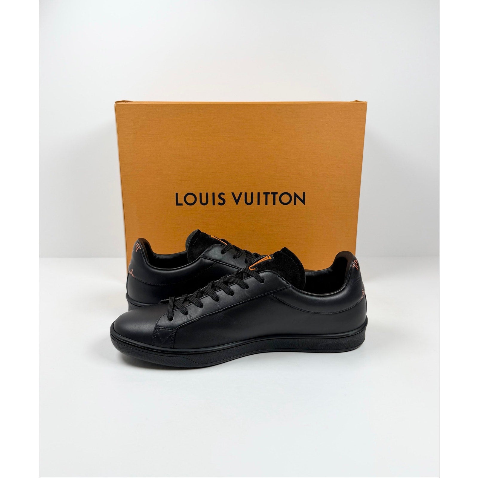 Size 8LV/9US - Louis Vuitton Luxembourg Black Orange