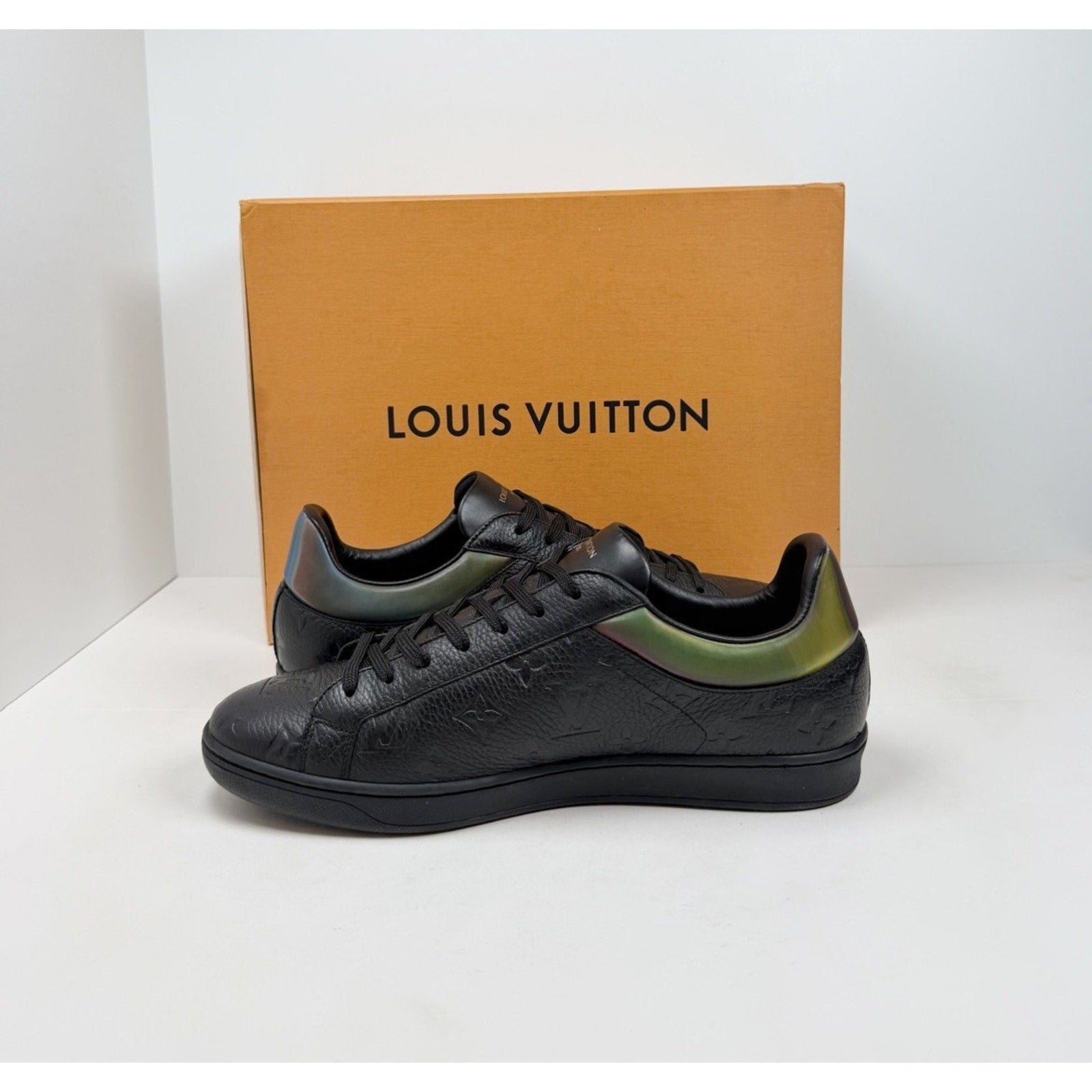 Size 8.5LV/9.5US - Louis Vuitton Luxembourg Like New