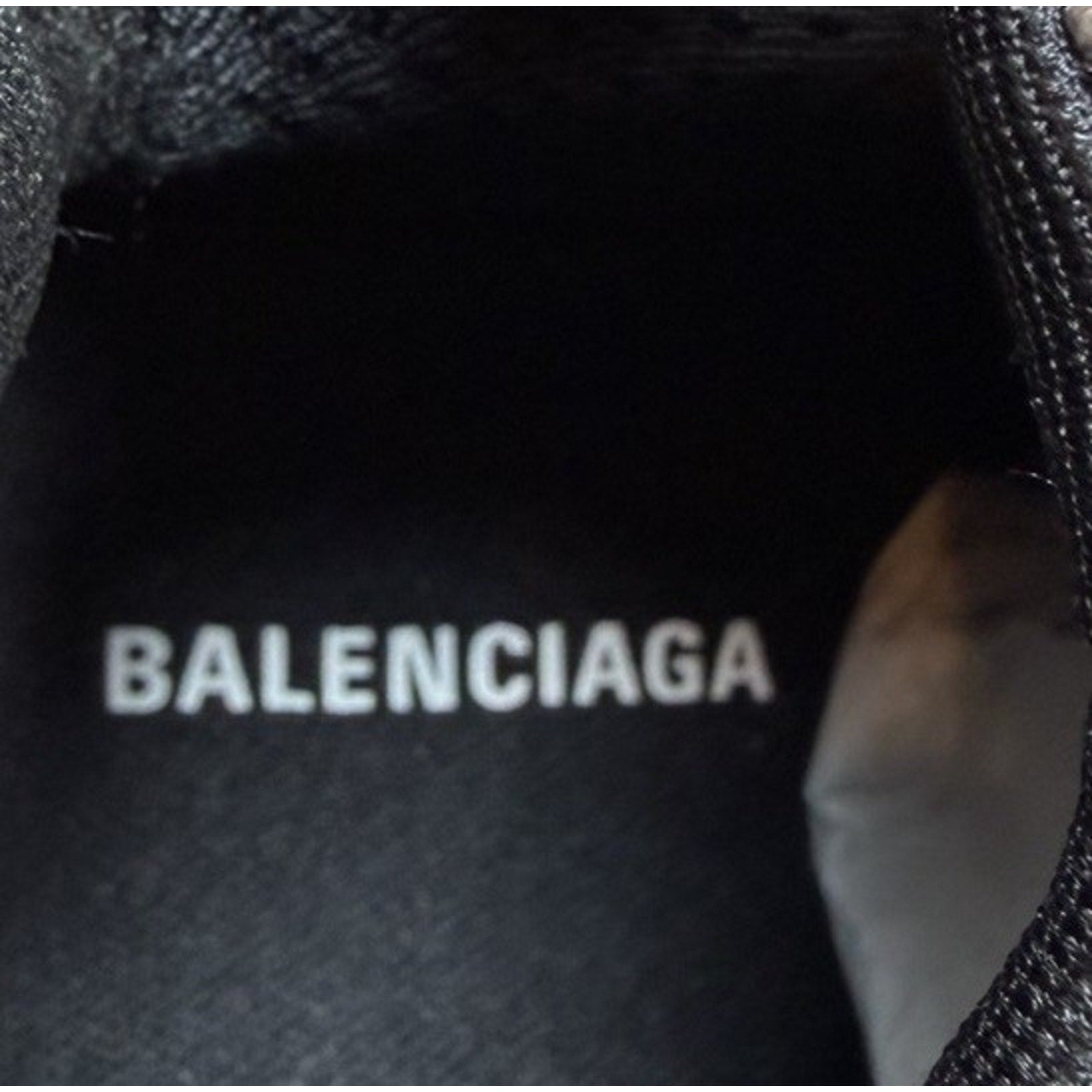 Size 35EU/5W - Balenciaga Runner Sneakers NEW
