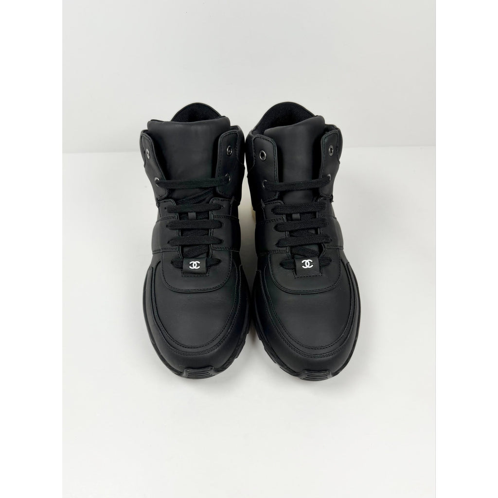 Size 42EU/9US - Chanel Black White High Top
