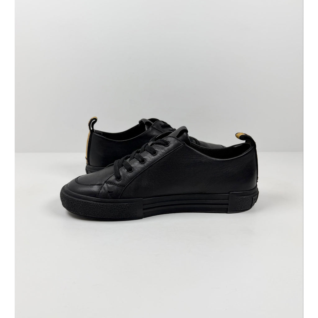 Size 6UK/7US - Fendi Low Top Leather Sneakers