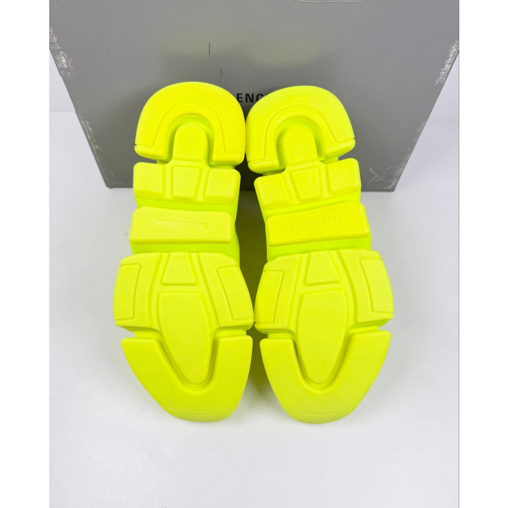 Size 43EU/10US - Balenciaga neon speed NEW!