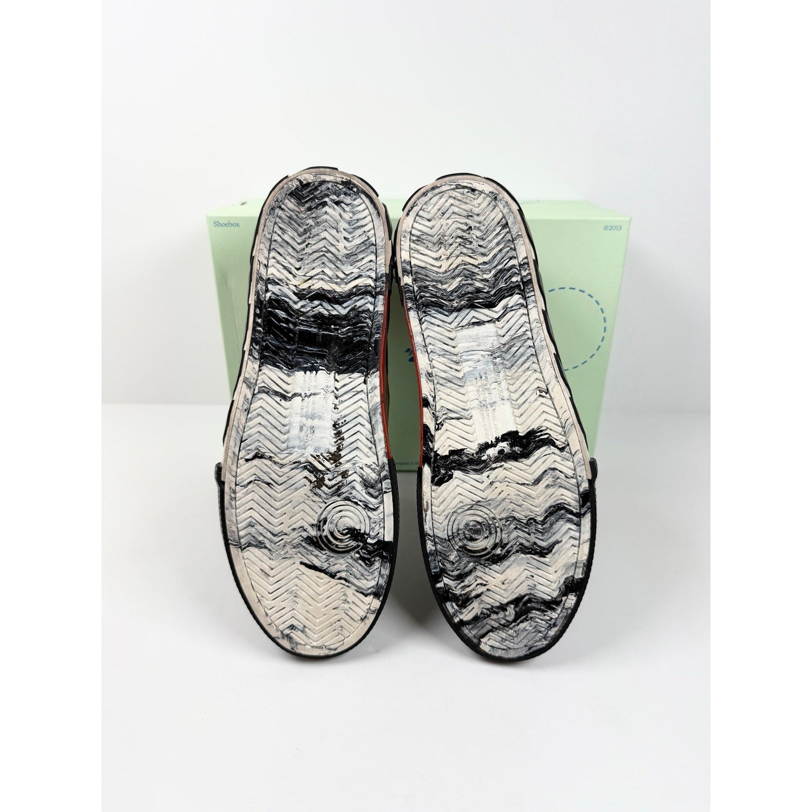 Size 44EU/11US - Off-White Vulcanized Low Top