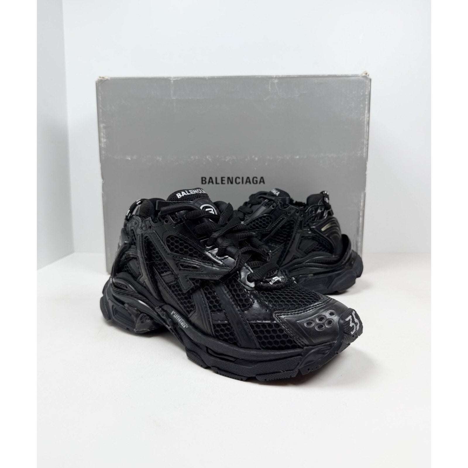 Size 35EU/5W - Balenciaga Runner NEW