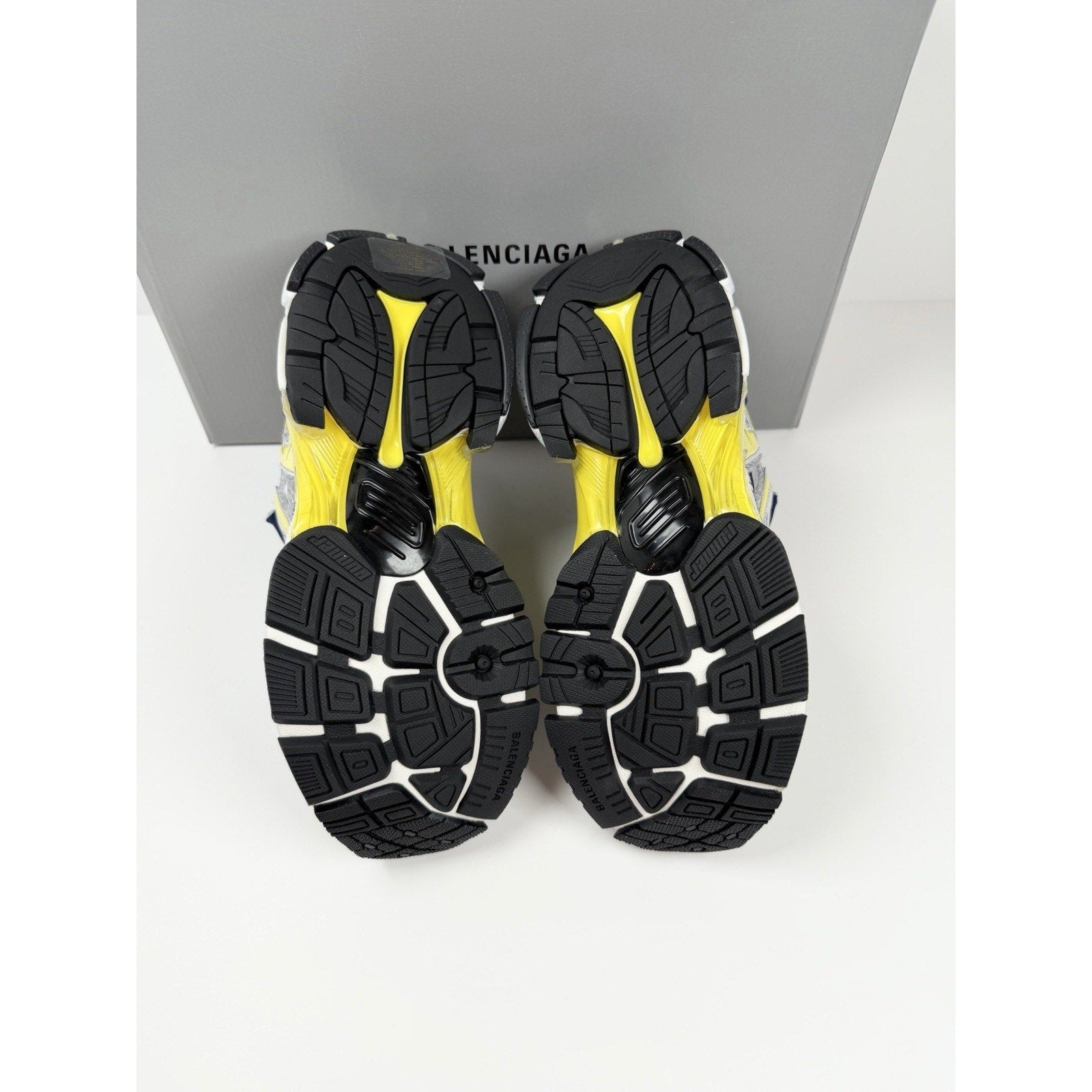 Size 40EU/7US - Balenciaga Runner Grey Blue Yellow NEW!