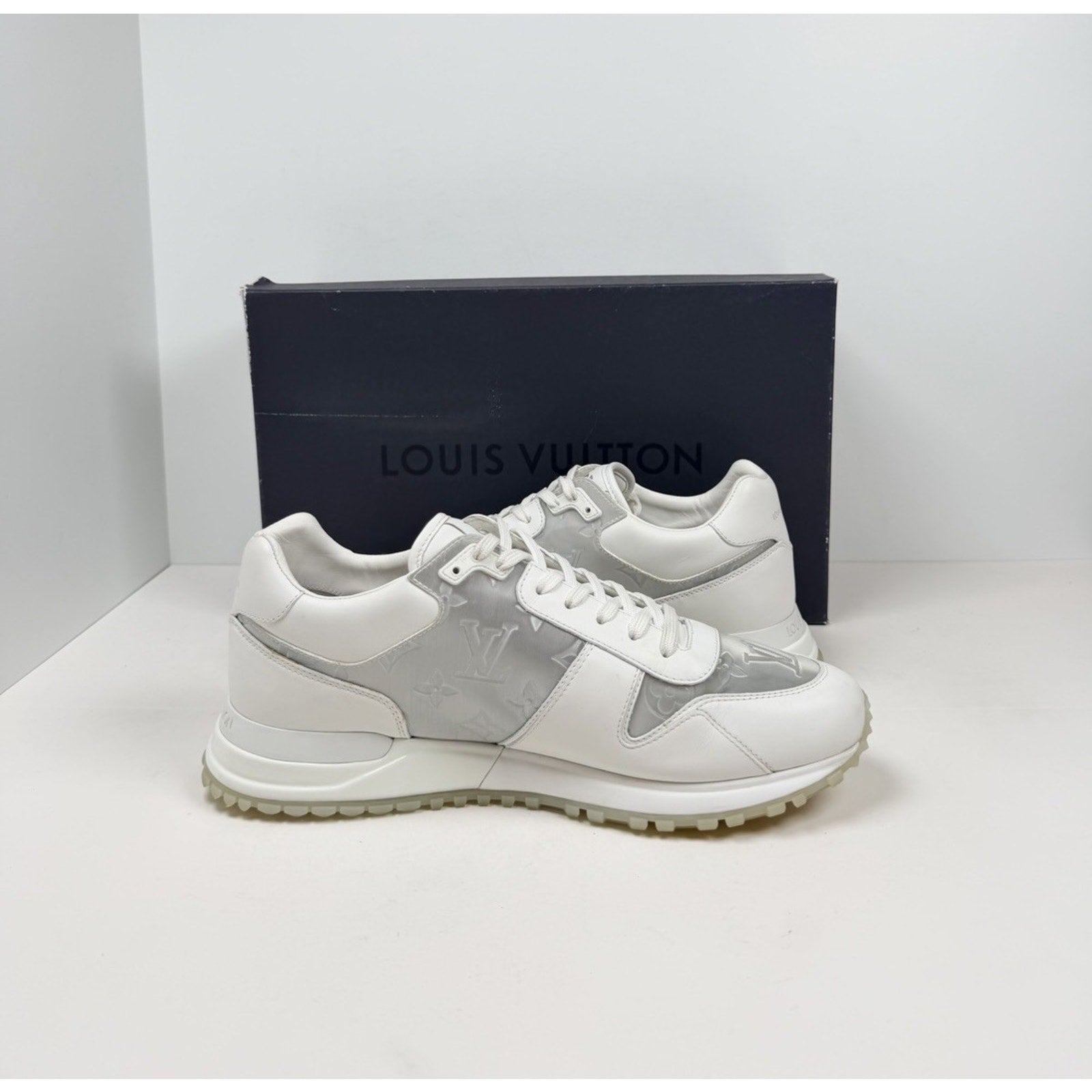 Size 7LV/8US - Louis Vuitton Run Away White Monogram