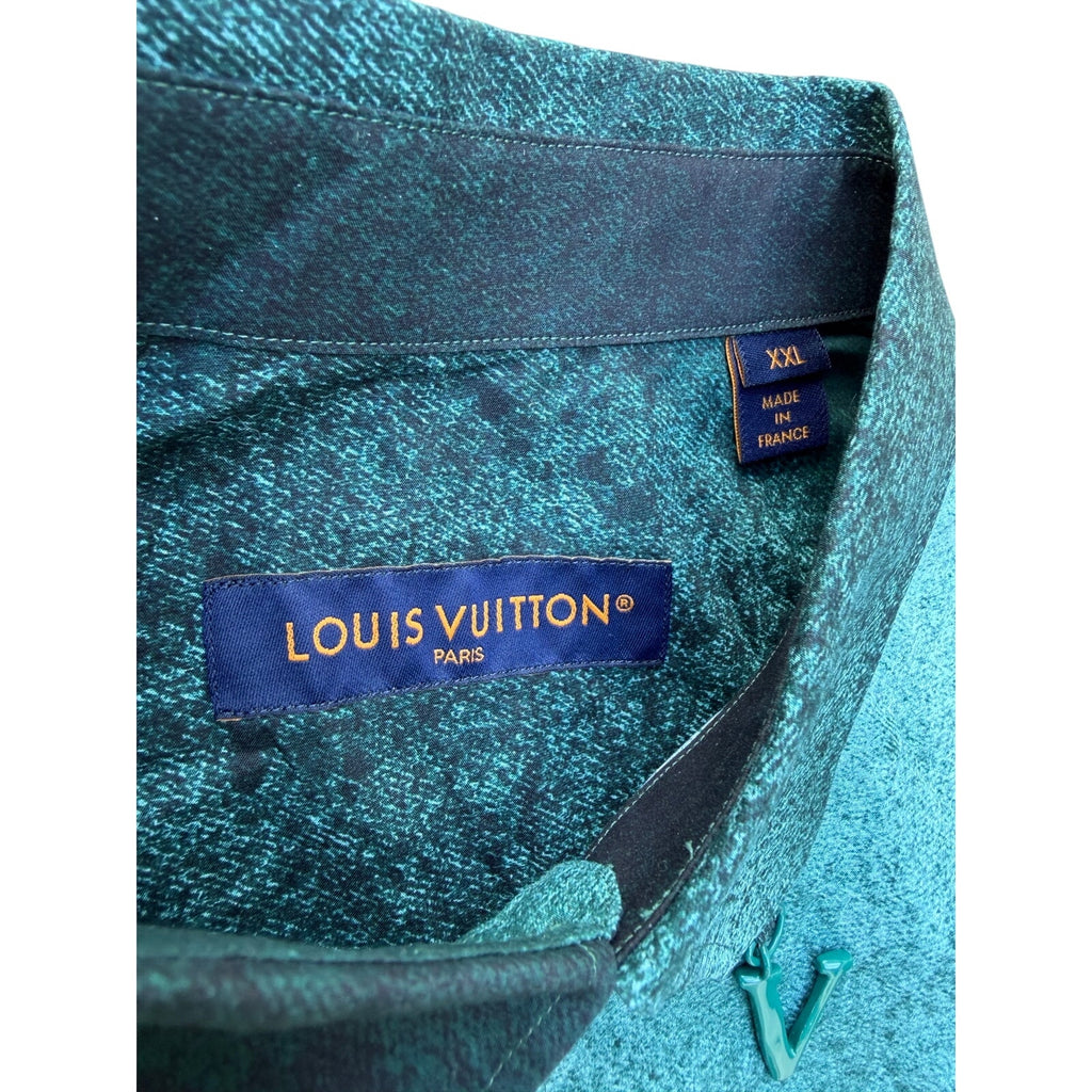Size 2XL - Louis Vuitton Gradient Spray Monogram Shirt NEW