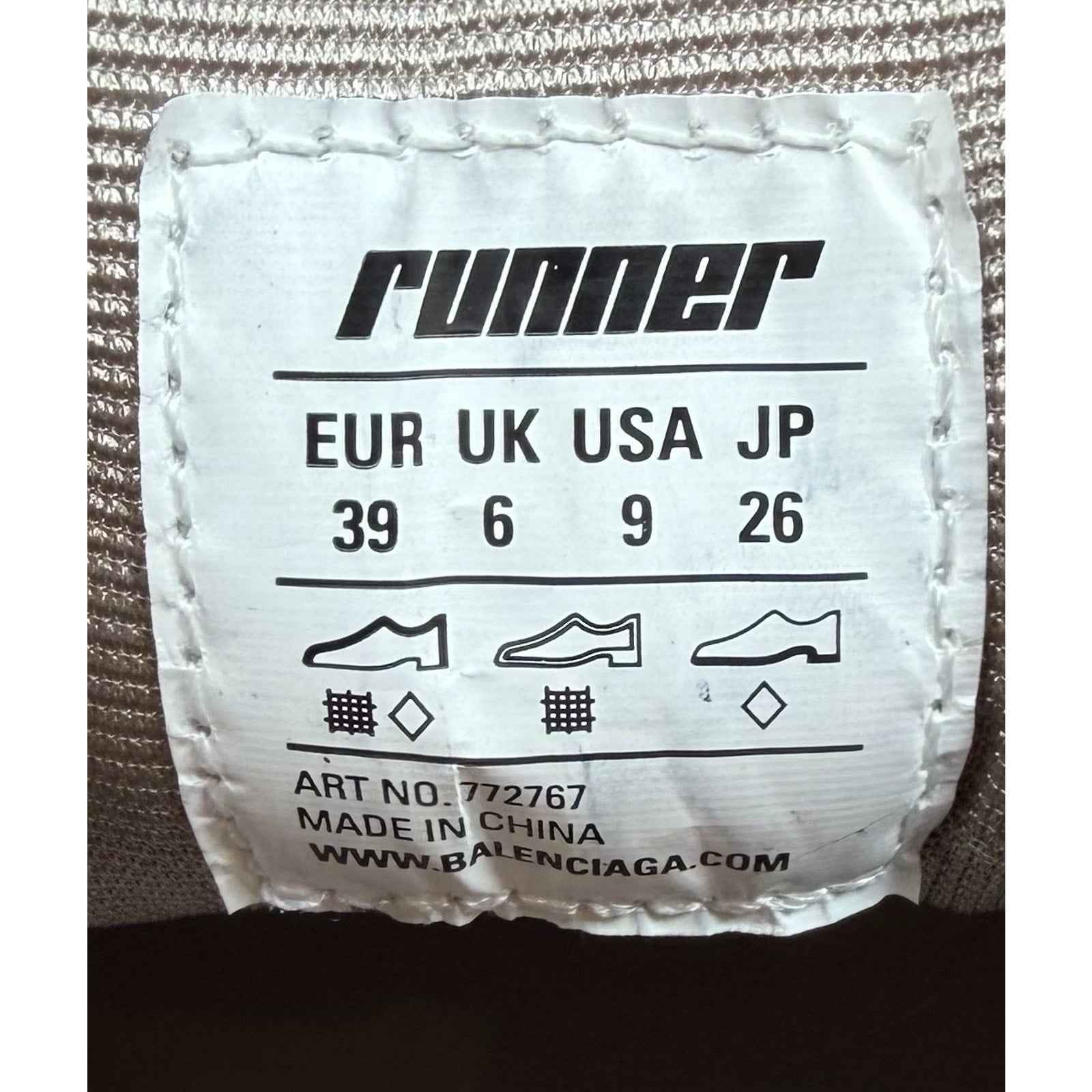 Size 39EU/9W - Balenciaga Runner Womens  NEW