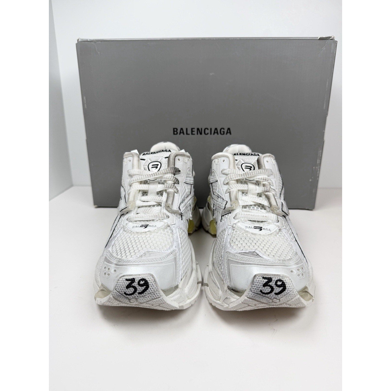 Size 39EU/6US - Balenciaga Runner White Distressed NEW