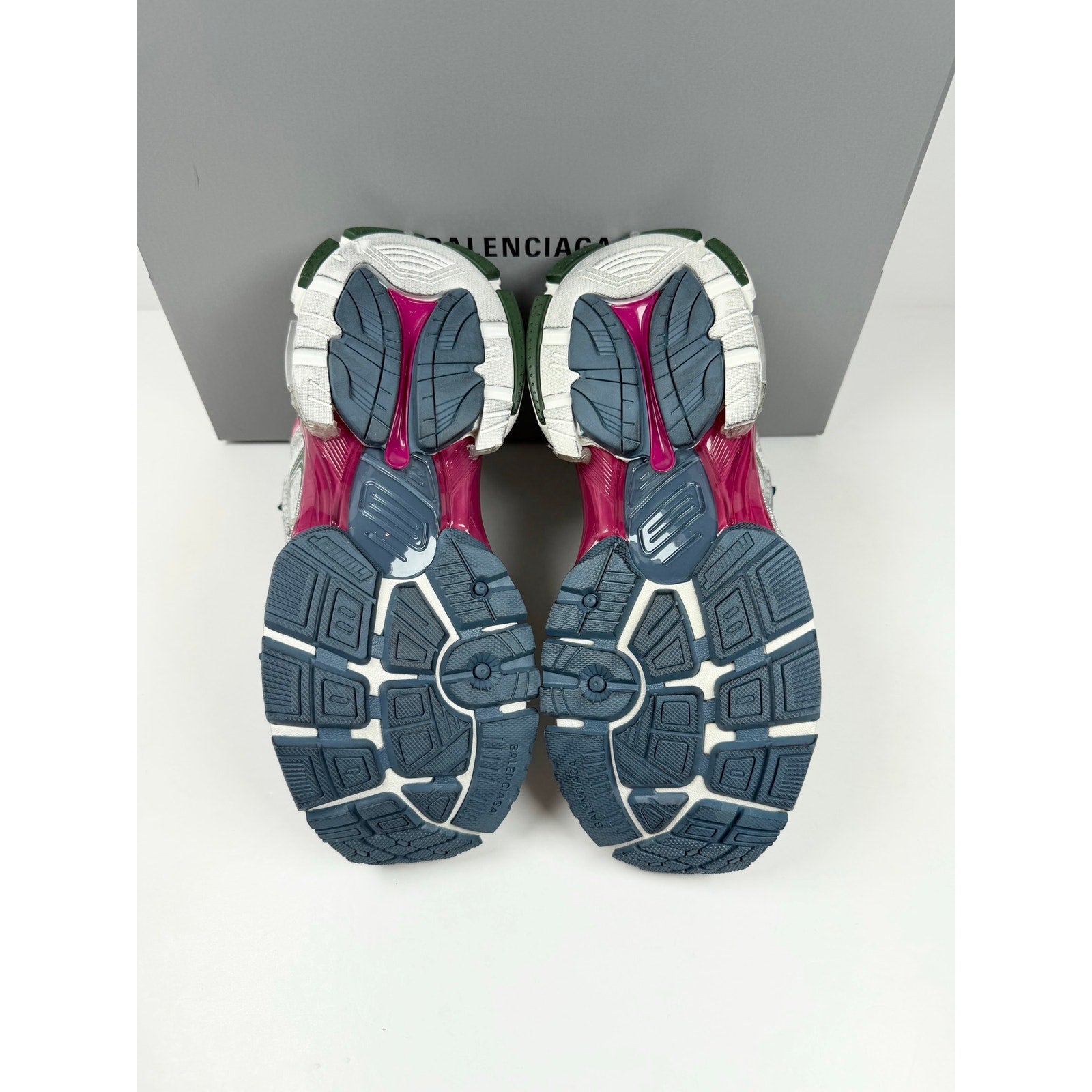 Size 41EU/8US - Balenciaga Runner Gradient NEW!