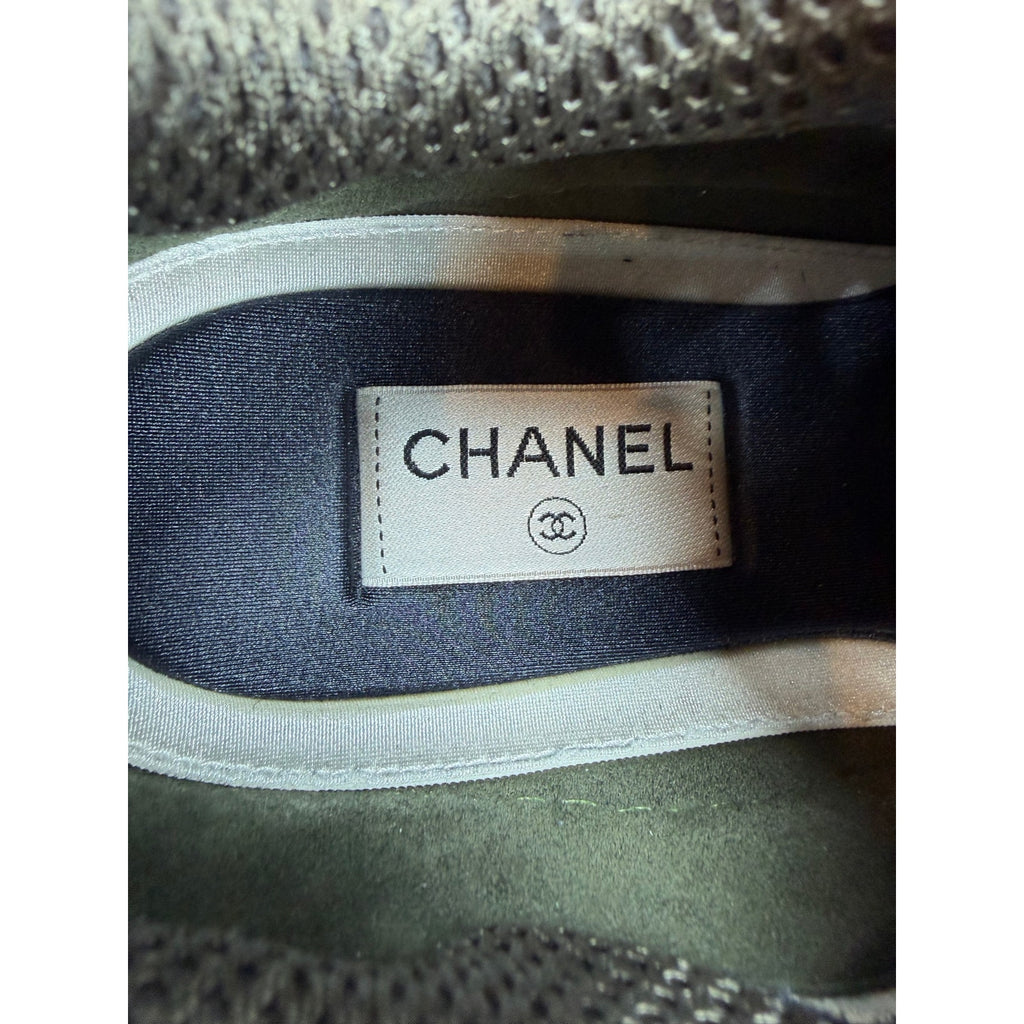Size 42EU/9US - Chanel Interlocking CC Sneakers