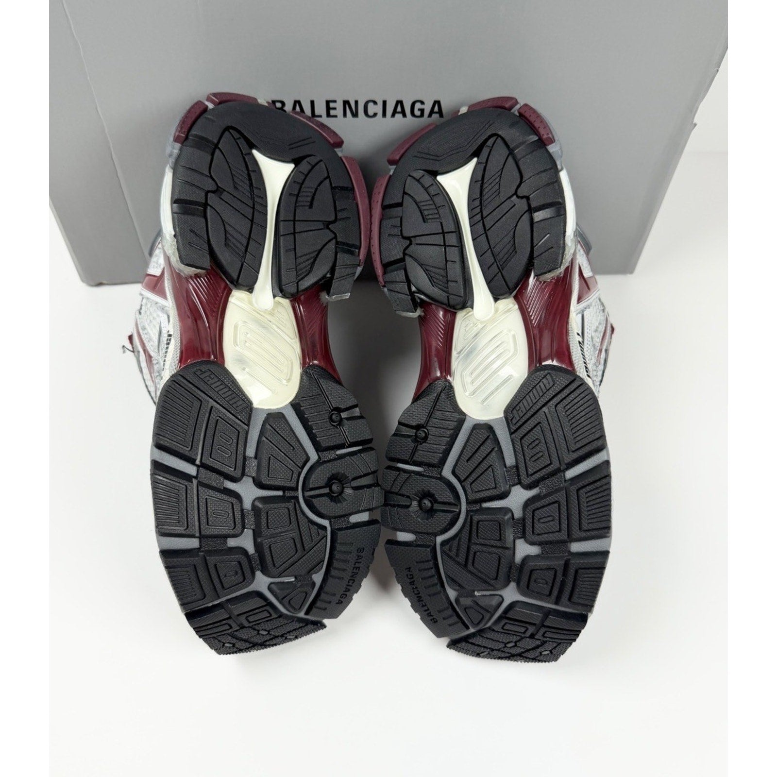 Size 39EU/6US - Balenciaga Runner Burgundy NEW!