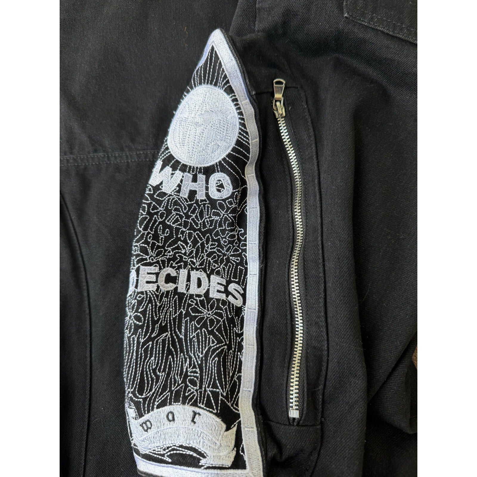 Size 32 - Who Decides War Shorts