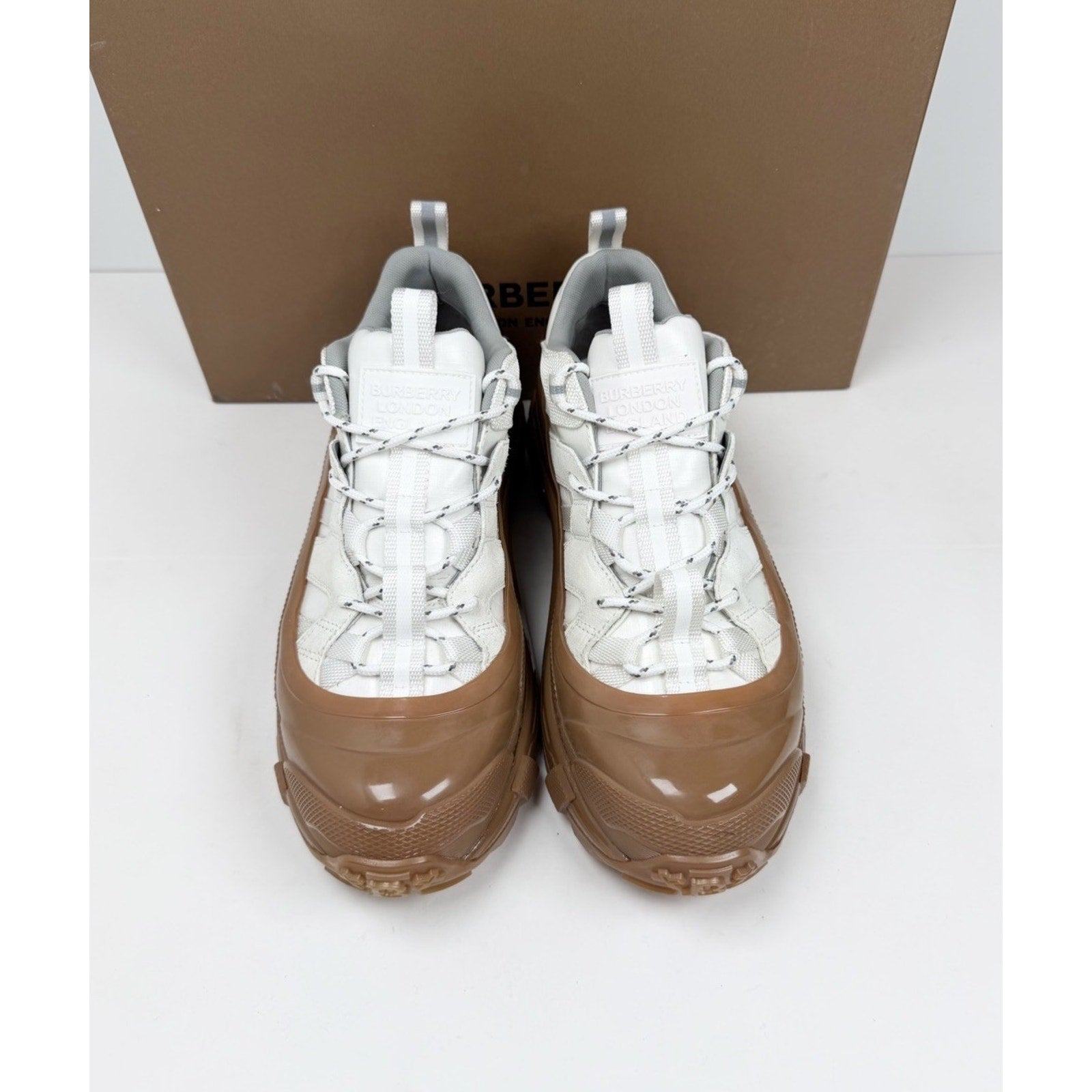 Size 41EU/8US - Burberry Arthur White Brown