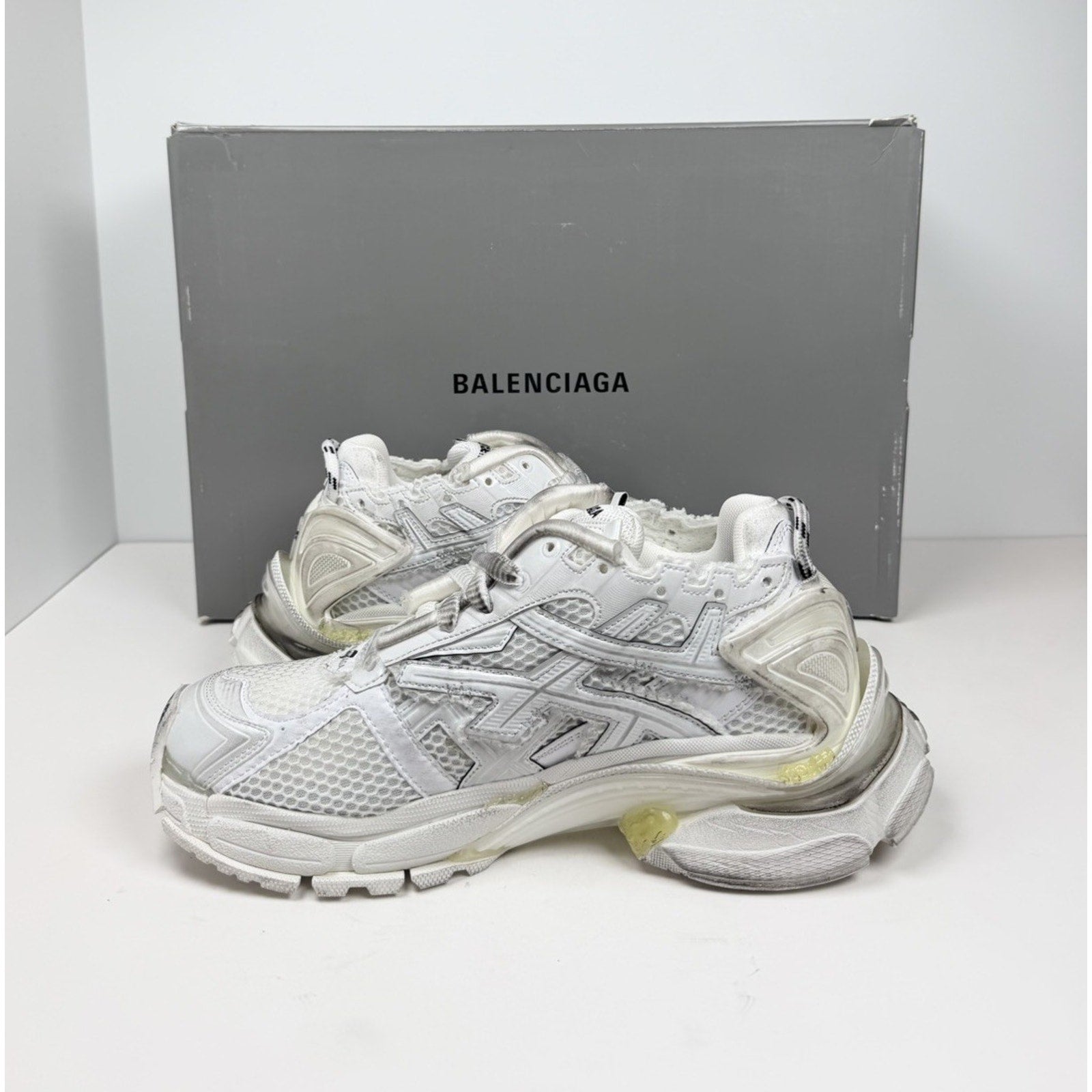 Size 39EU/6US - Balenciaga Runner White Distressed NEW