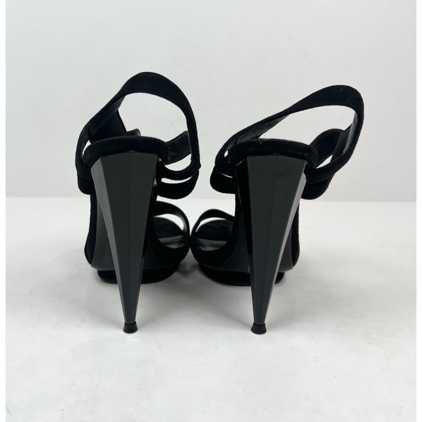 Size 36.5EU/6.5W - Gucci Black Suede Liberty Slingback Heels