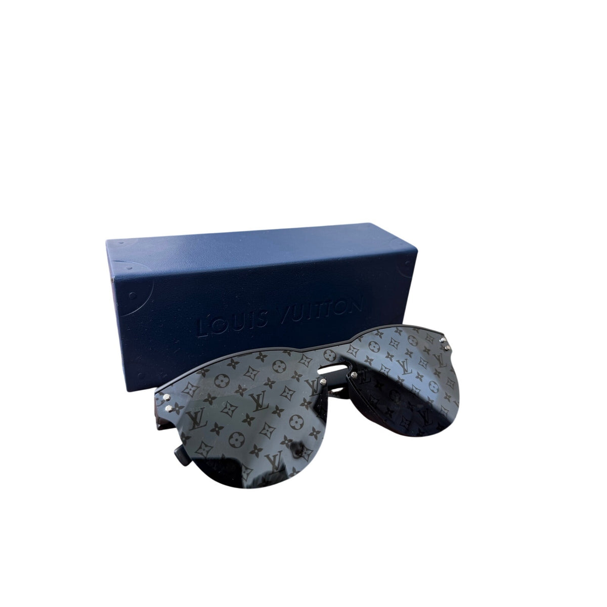 Louis Vuitton waimea round glasses