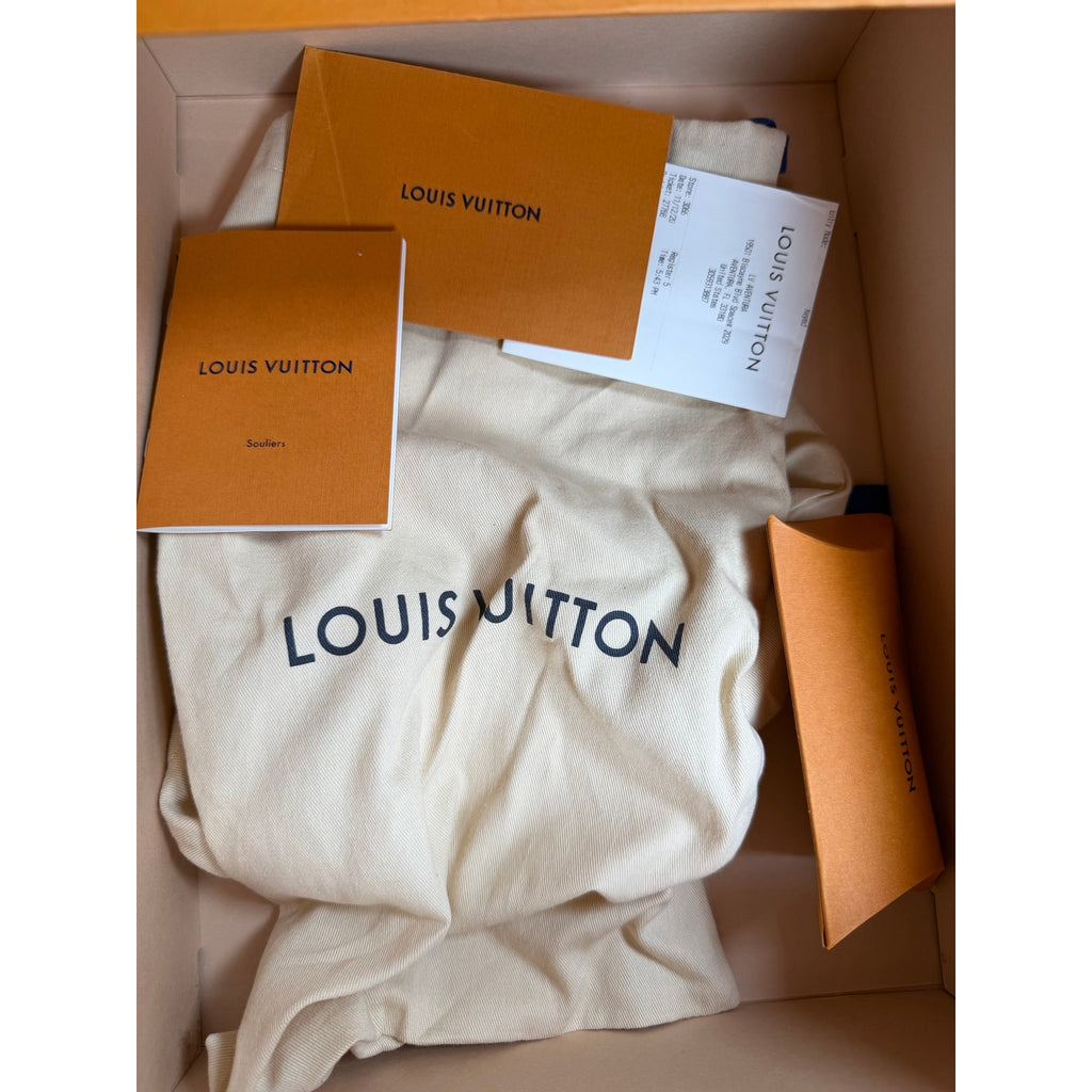 Size 6.5W - Louis Vuitton Damier High NEW!