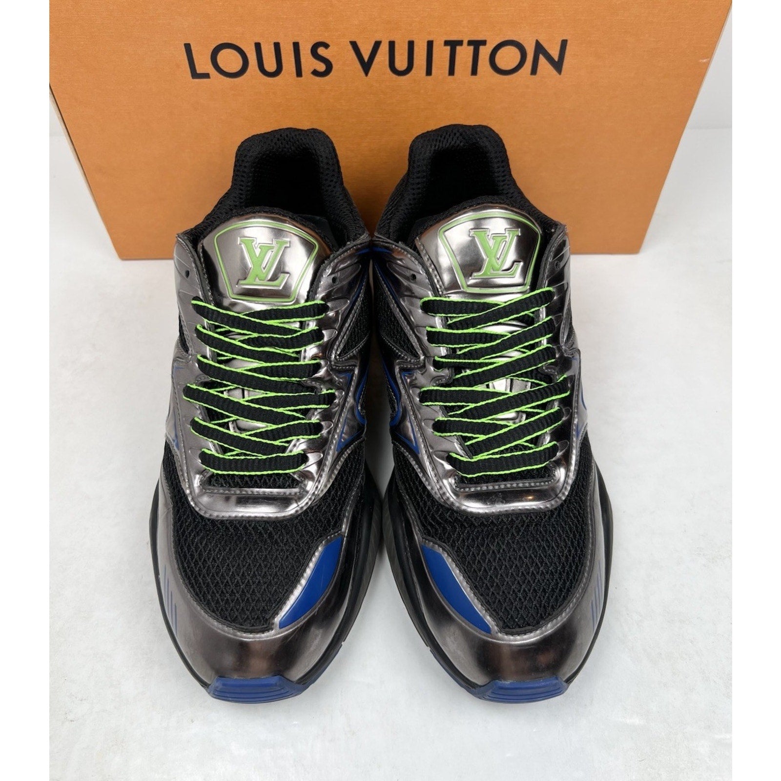 Size 6.5LV/7.5US - Louis Vuitton LV Trail