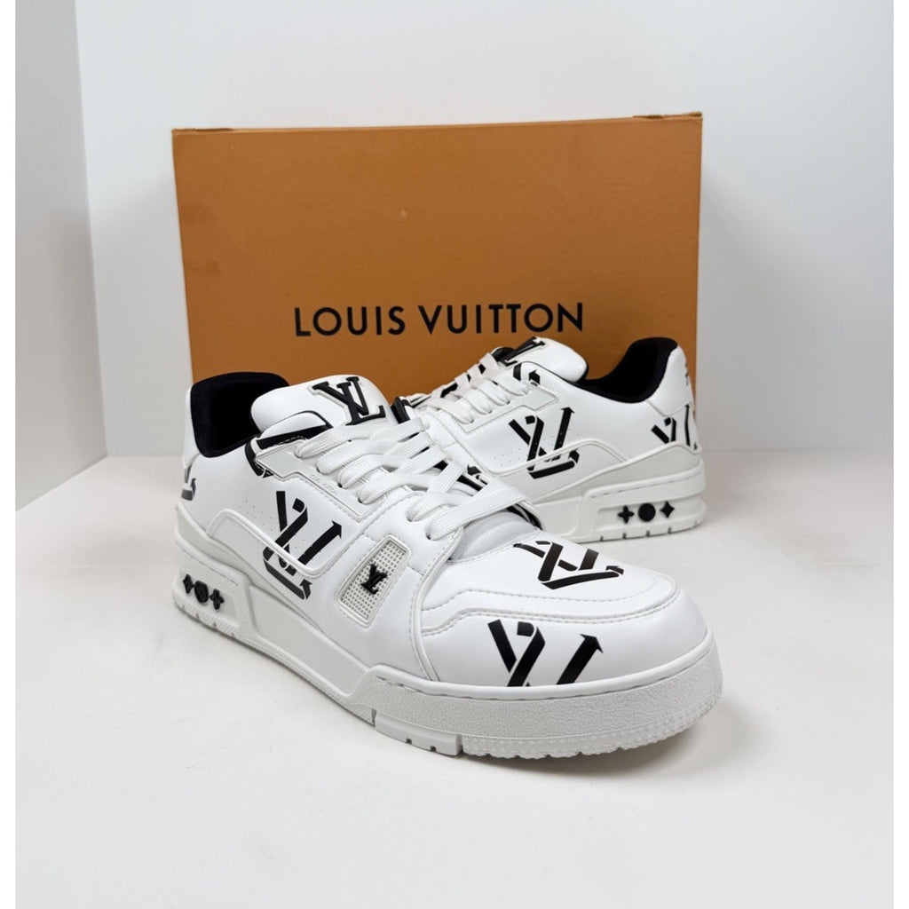 Size 8LV/9US - Louis Vuitton White Black Like New
