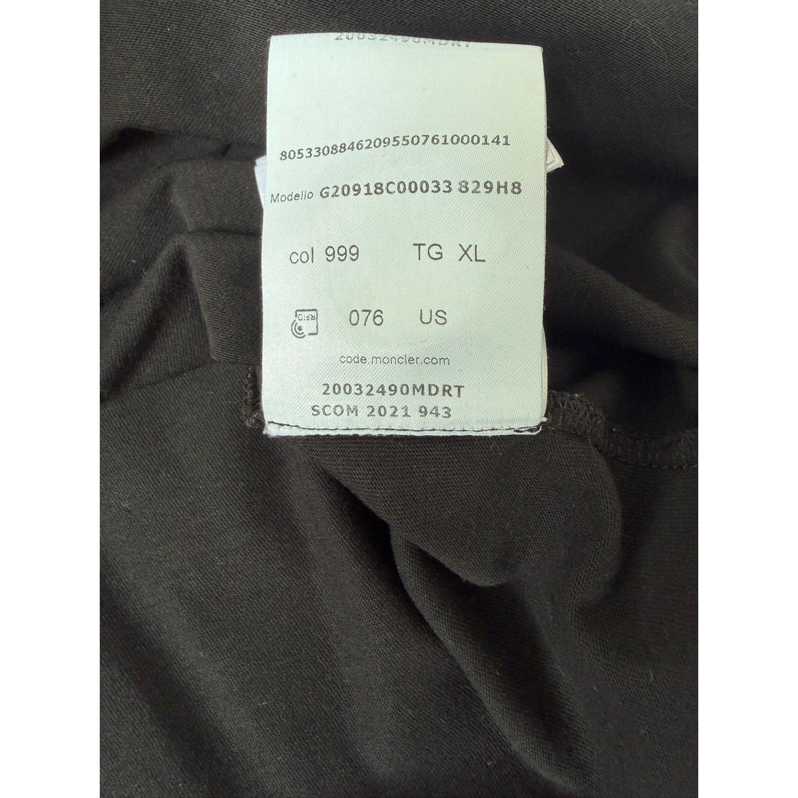 Size XL - Moncler Gradient Logo T Shirt