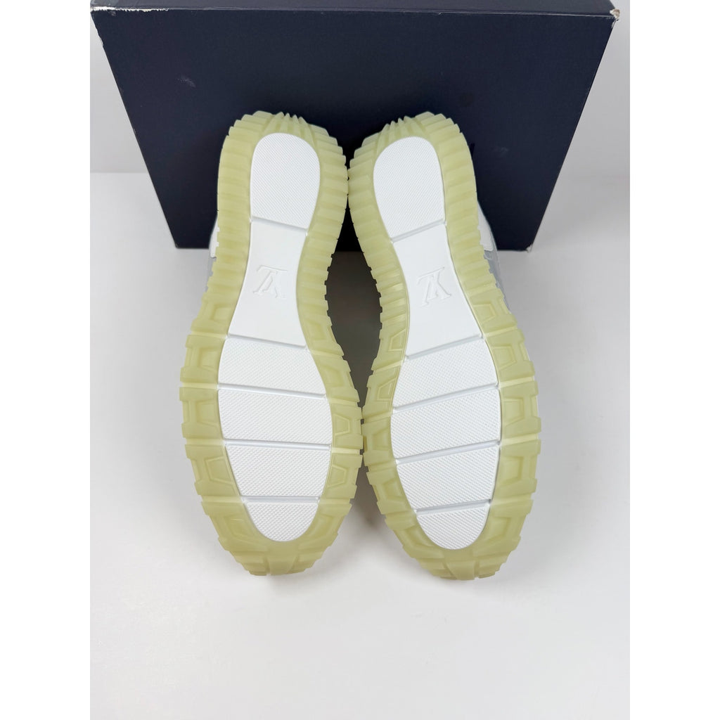 Size 10.5LV/11.5US - Loui Vuitton Runaway Sneakers NEW