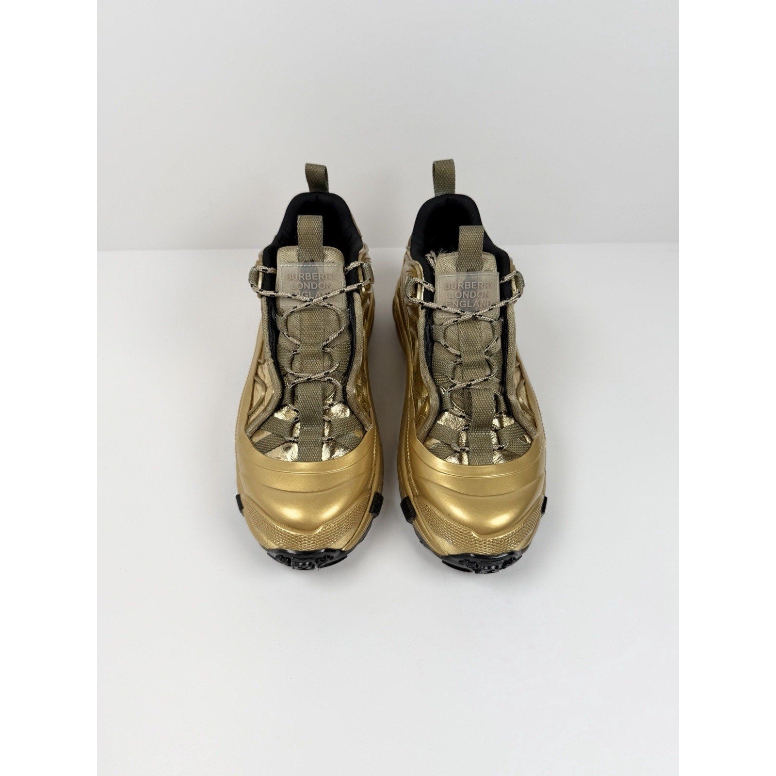 Size 41EU/8US - Burberry Arthur Gold Sneakers
