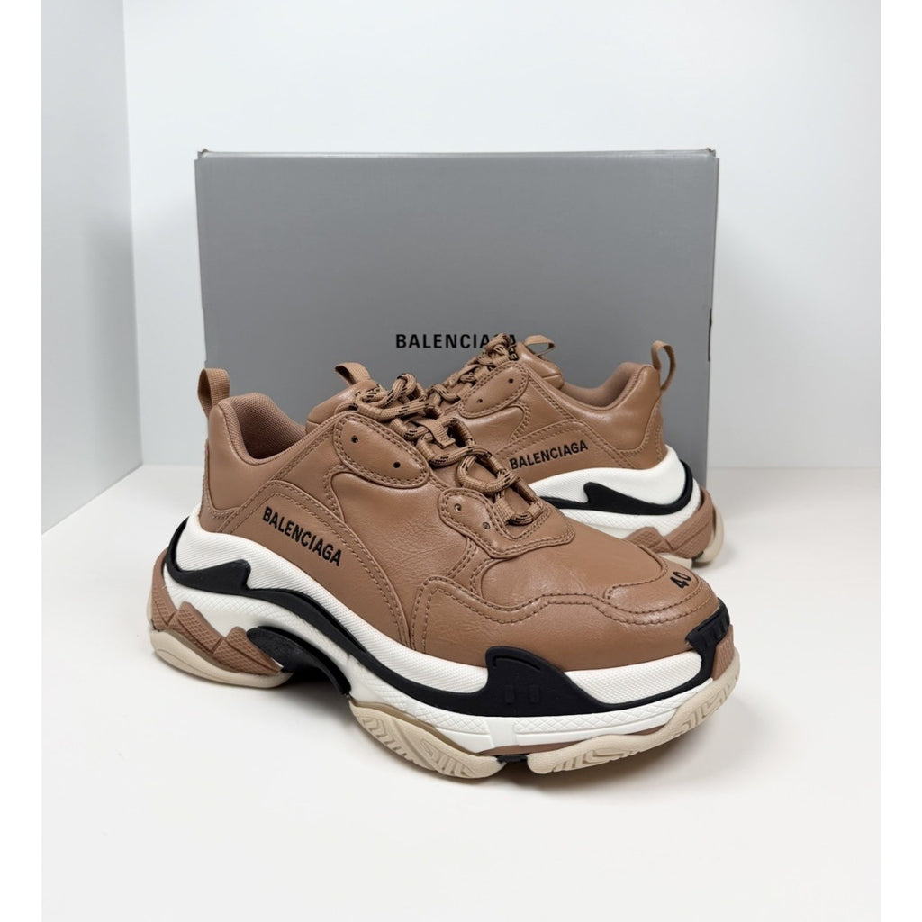 Size 40EU/7US- Balenciaga Triple S NEW