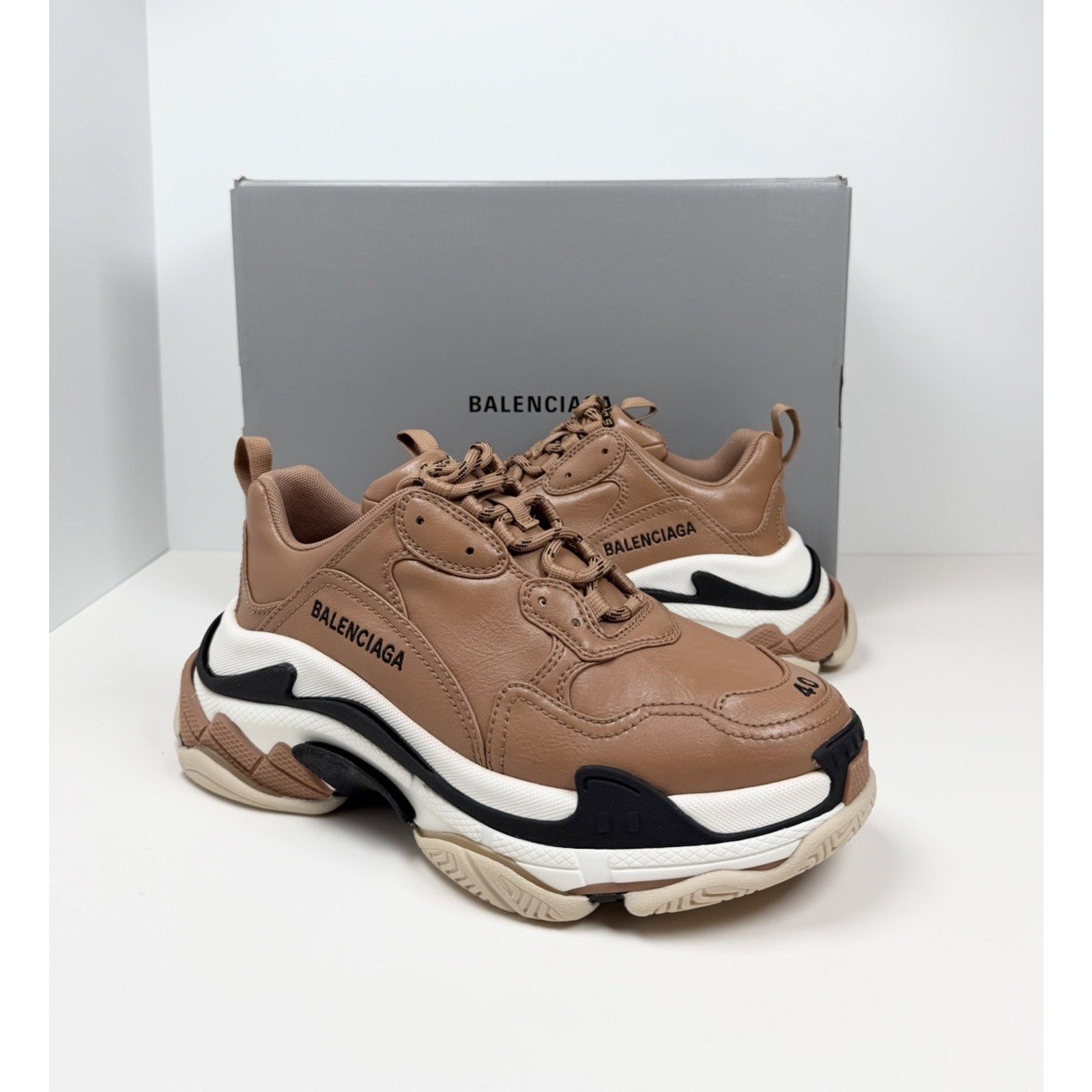 Size 40EU/7US- Balenciaga Triple S NEW
