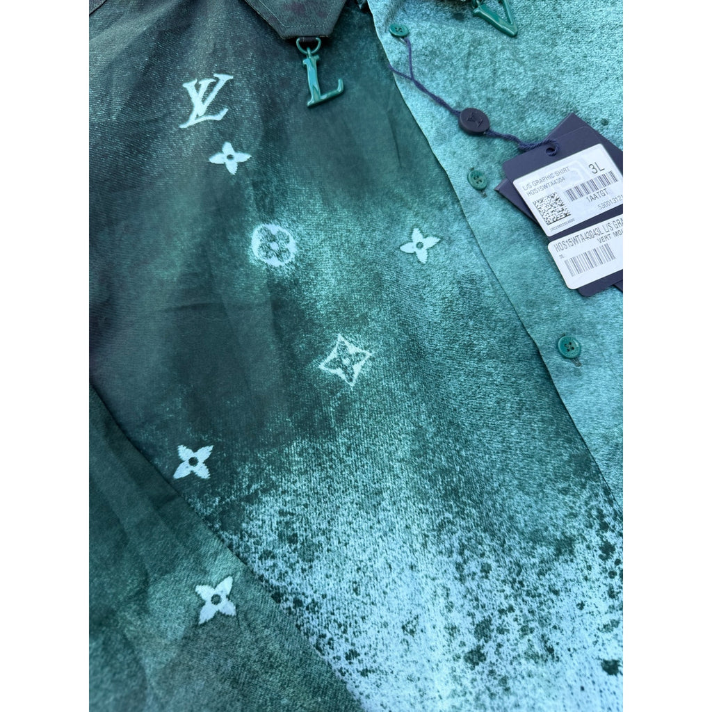 Size 2XL - Louis Vuitton Gradient Spray Monogram Shirt NEW