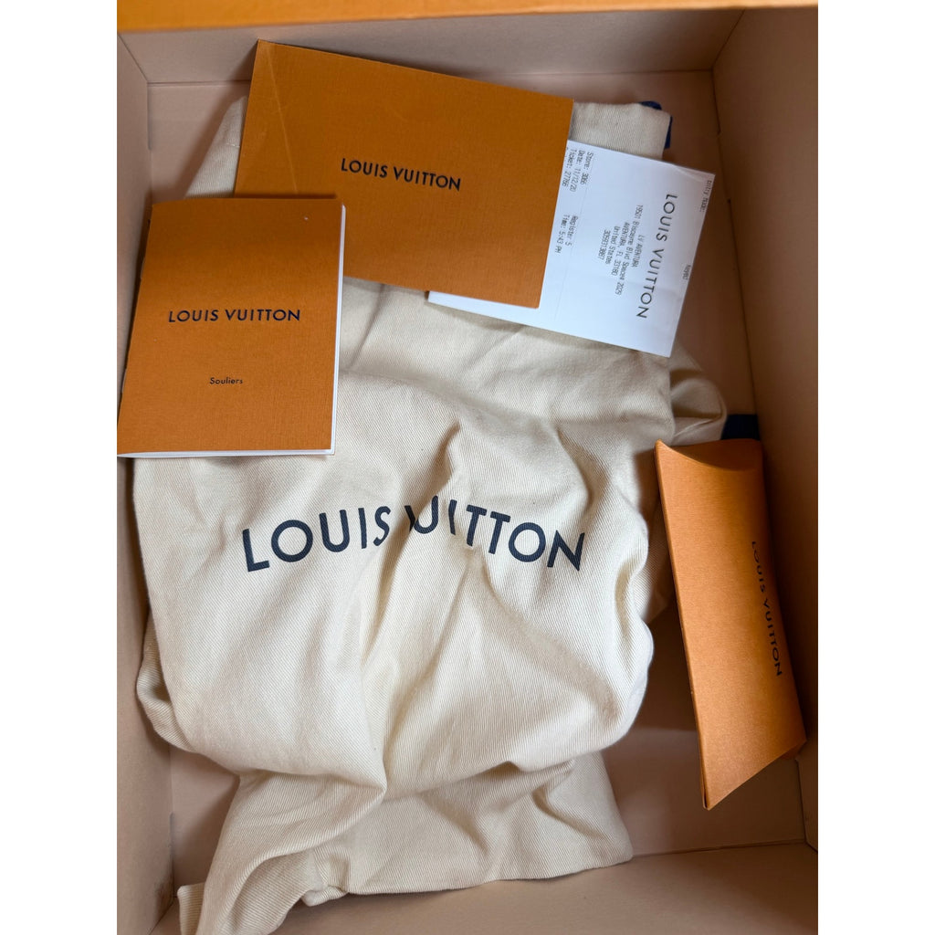 Size 6.5W - Louis Vuitton Damier High NEW!