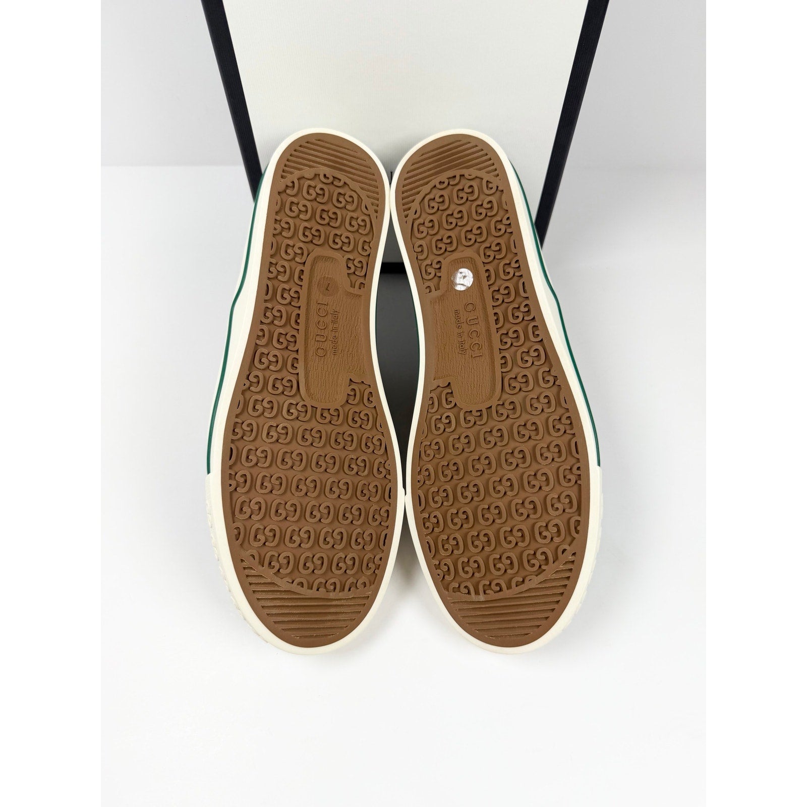 Size 8US - Gucci 1977 Blue Low Top NEW