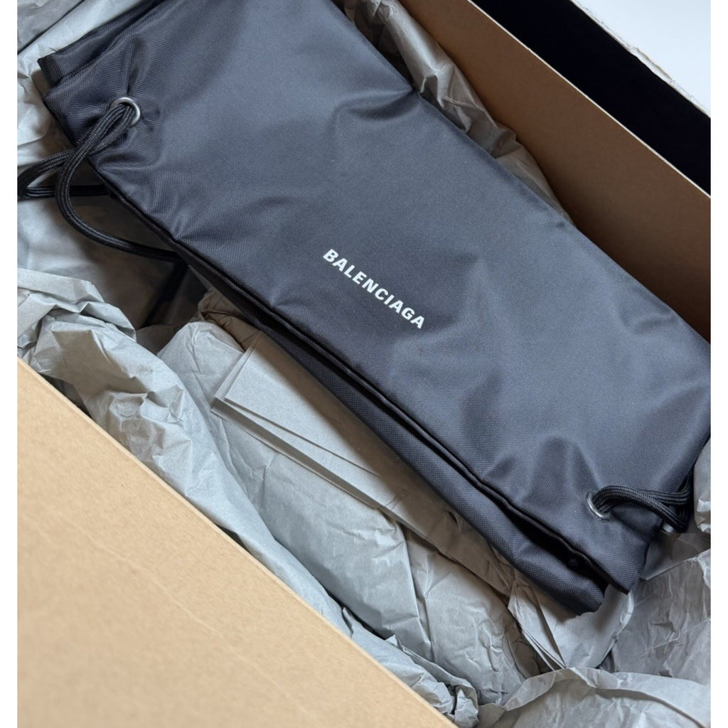 Size 39EU/6US - Balenciaga Runner Olive Green NEW