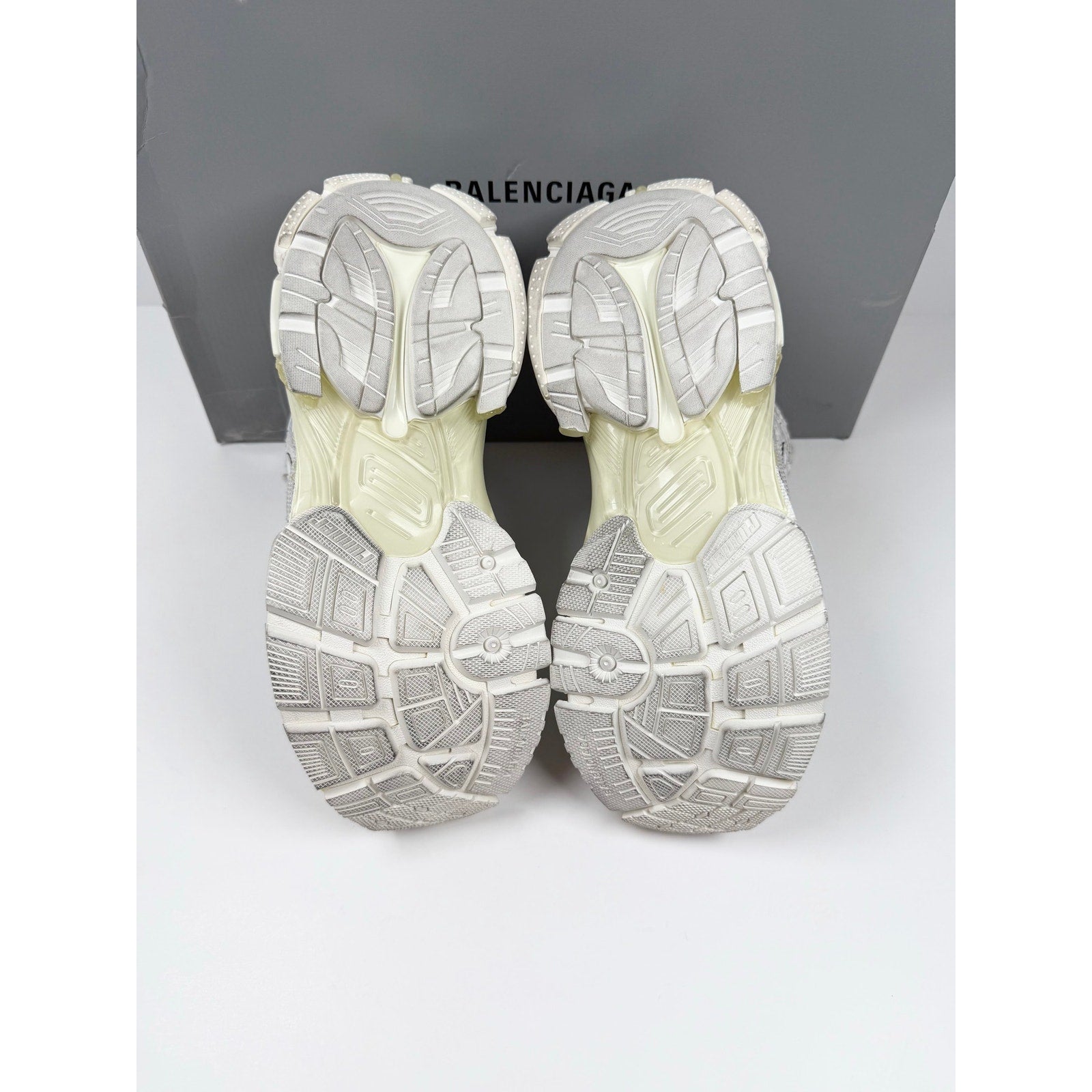 Size 40EU/7US - Balenciaga Runner Distressed High Top NEW