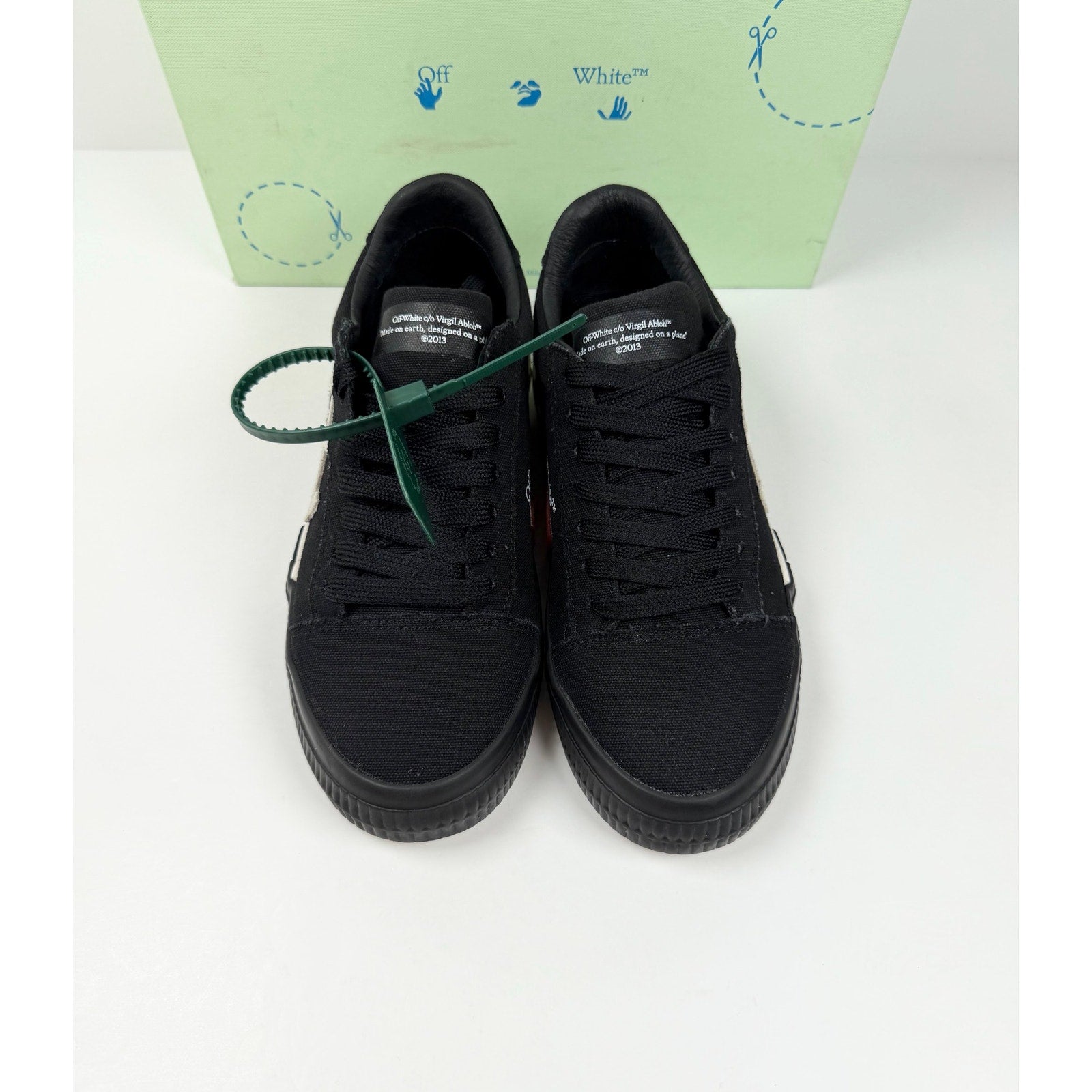 Size 8 Women’s - Off White Vulc Low Top Canvas