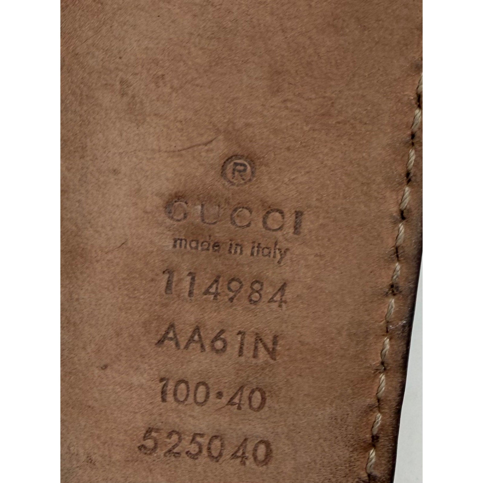 Size 100/40 - Gucci Signature Leather Belt