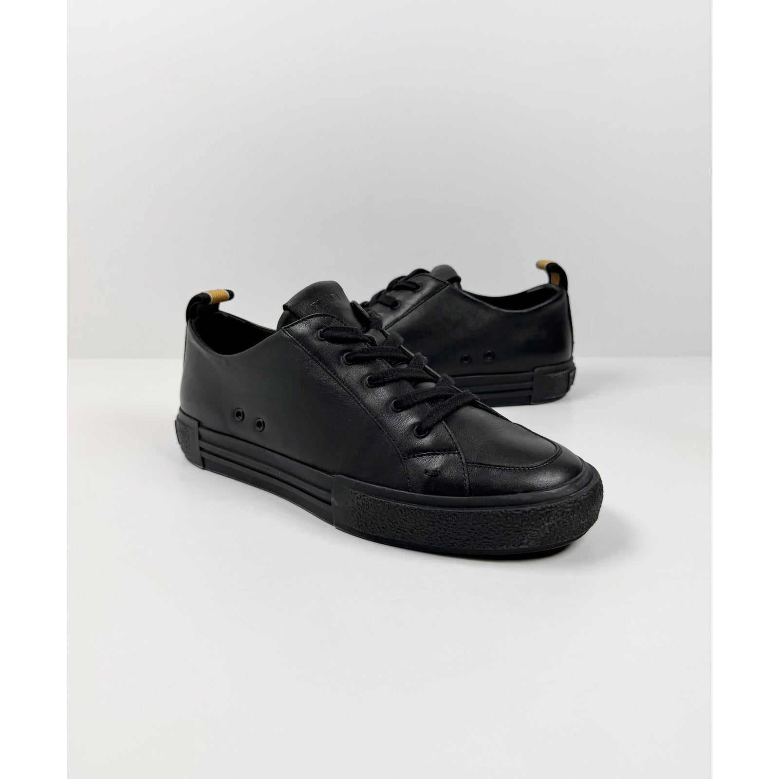 Size 6UK/7US - Fendi Low Top Leather Sneakers