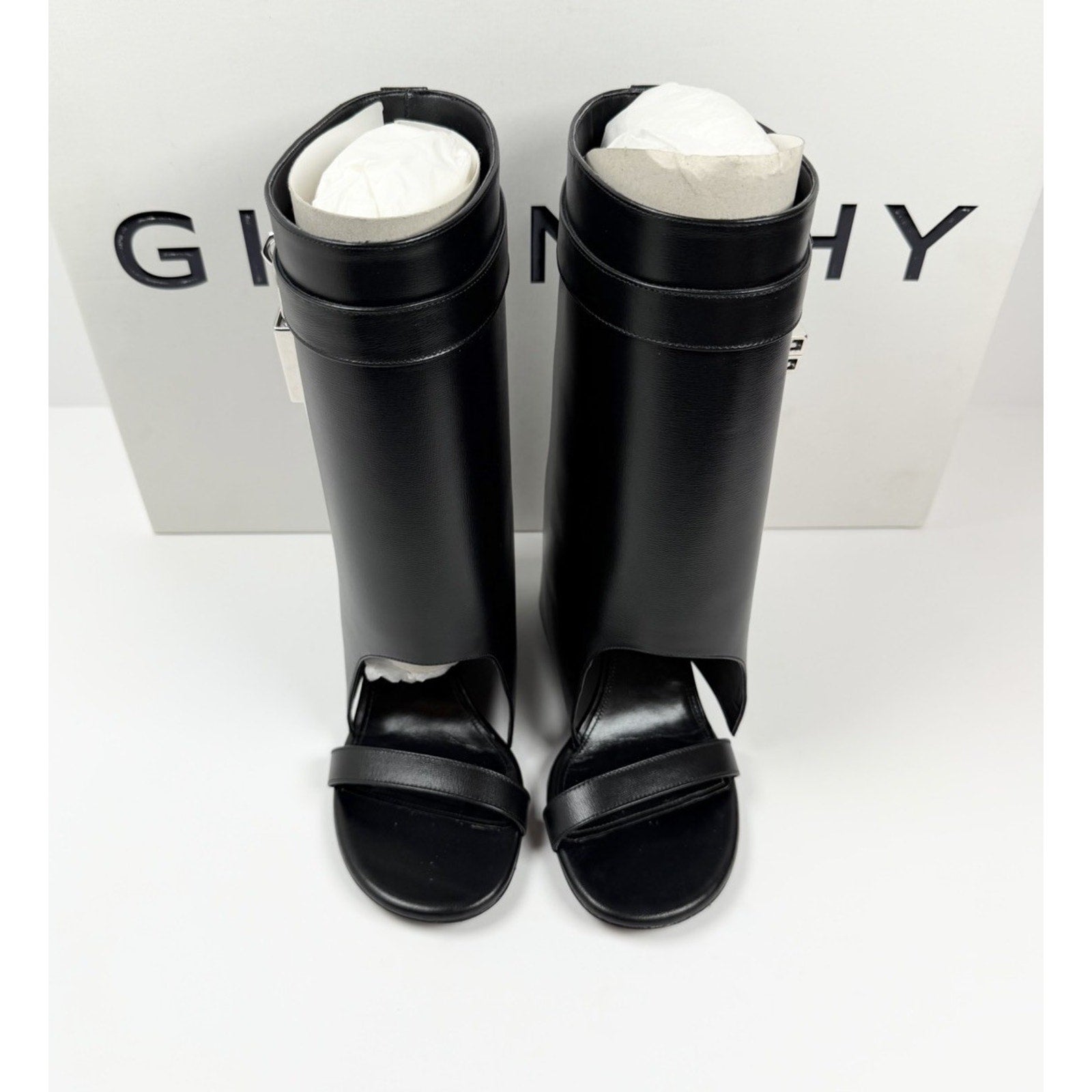 Size 37EU/7 - Givenchy Shark Lock Ankle Boots Leather