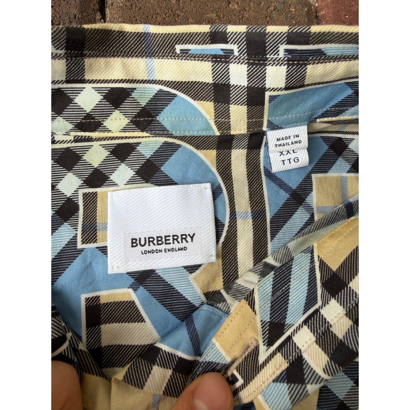 Size 2XL - Burberry Check Button Up Shirt
