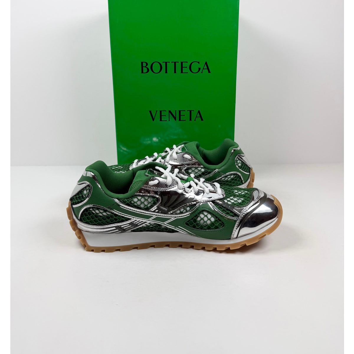 Size 44EU/11US - Bottega Veneta Orbit Shamrock Green NEW