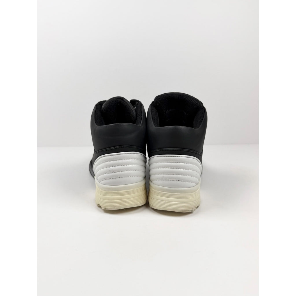 Size 42EU/9US - Chanel Black White High Top