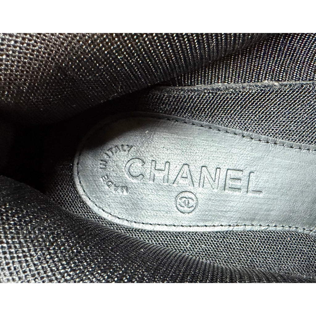 Size 42EU/9US - Chanel Black White High Top