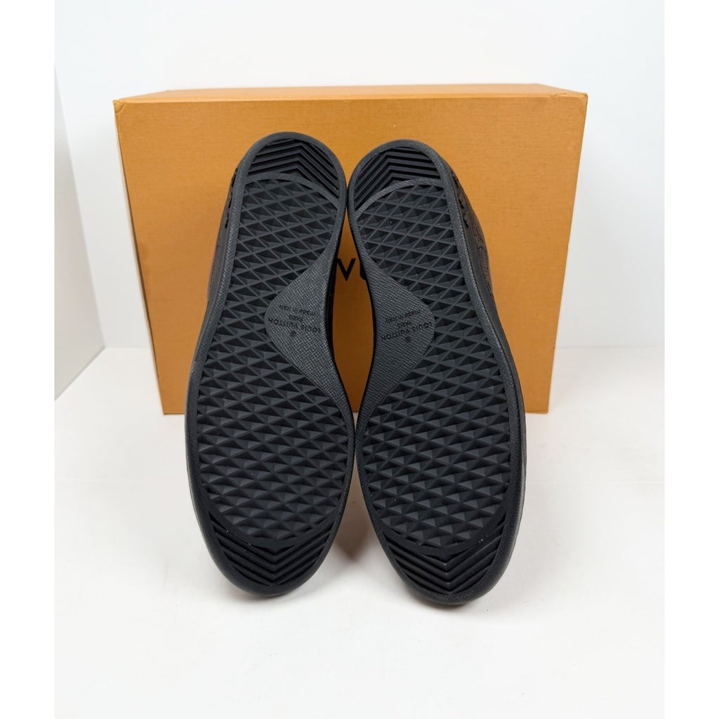 Size 8.5LV/9.5US - Louis Vuitton Luxembourg Like New