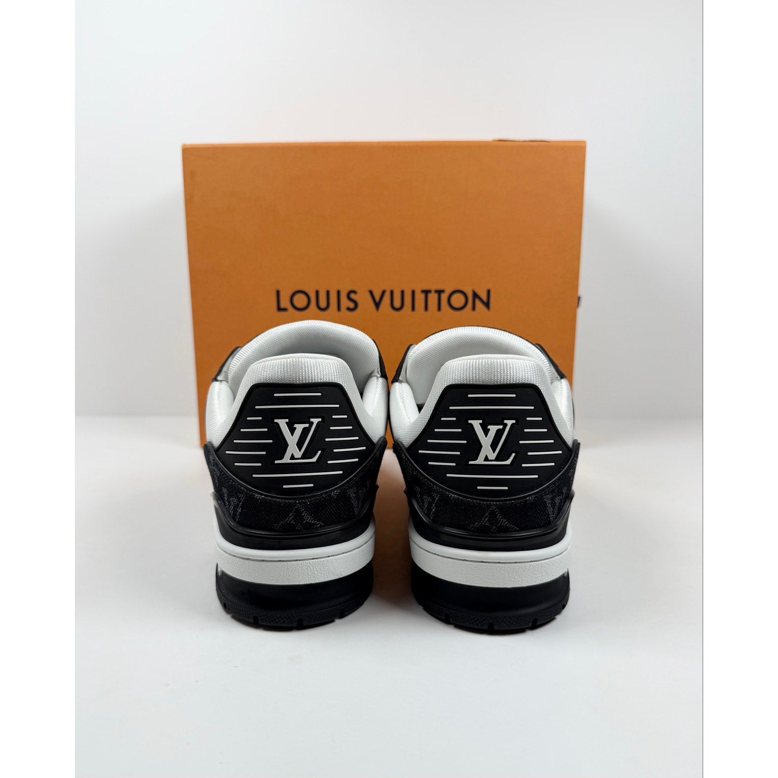 Size 10.5UK/12US - Louis Vuitton Black White Trainer NEW
