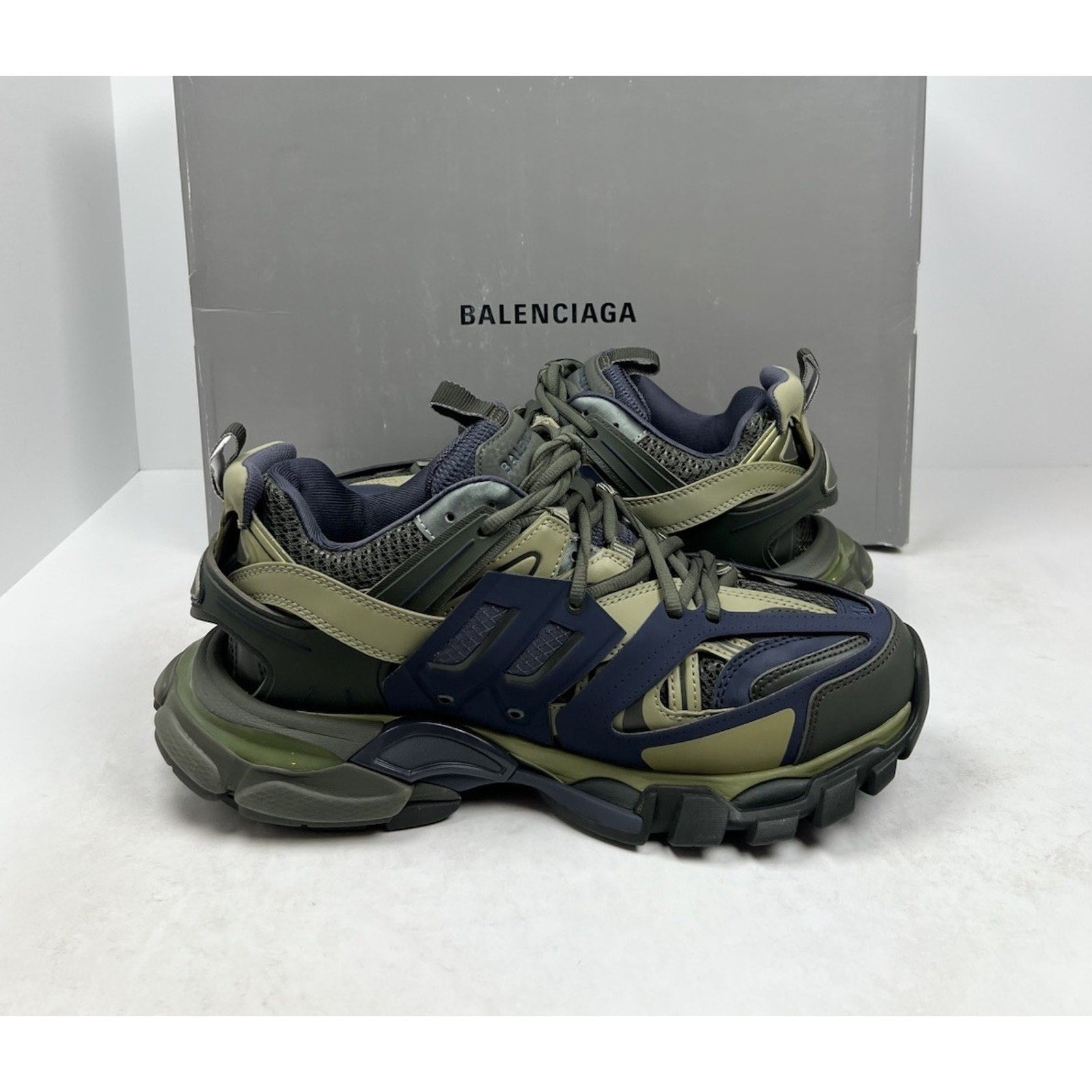 Size 40EU/7US - Balenciaga Track Green/Navy/Yellow NEW
