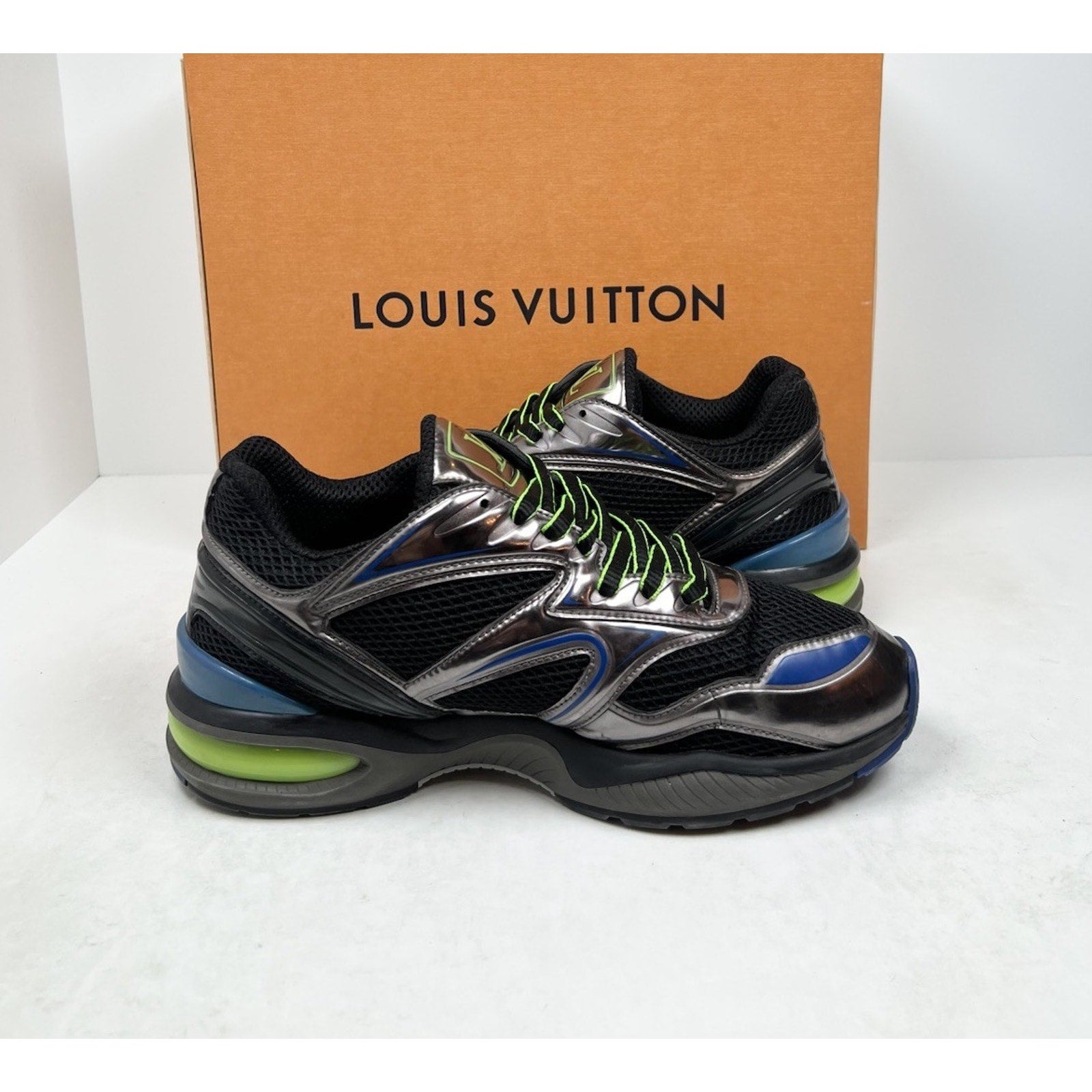 Size 6.5LV/7.5US - Louis Vuitton LV Trail