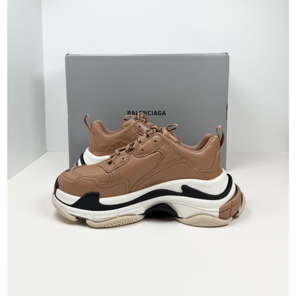 Size 40EU/7US- Balenciaga Triple S NEW