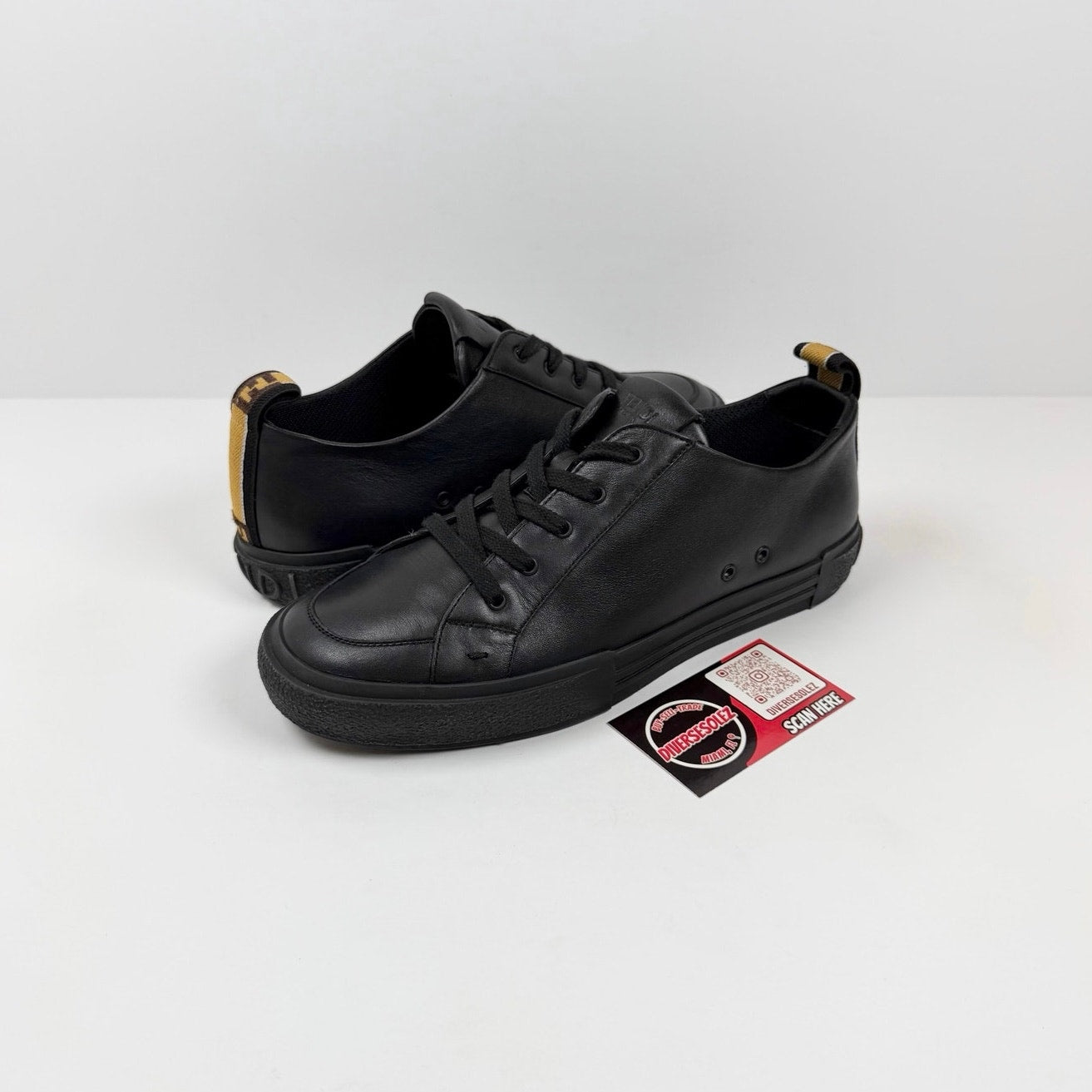 Size 6UK/7US - Fendi Low Top Leather Sneakers