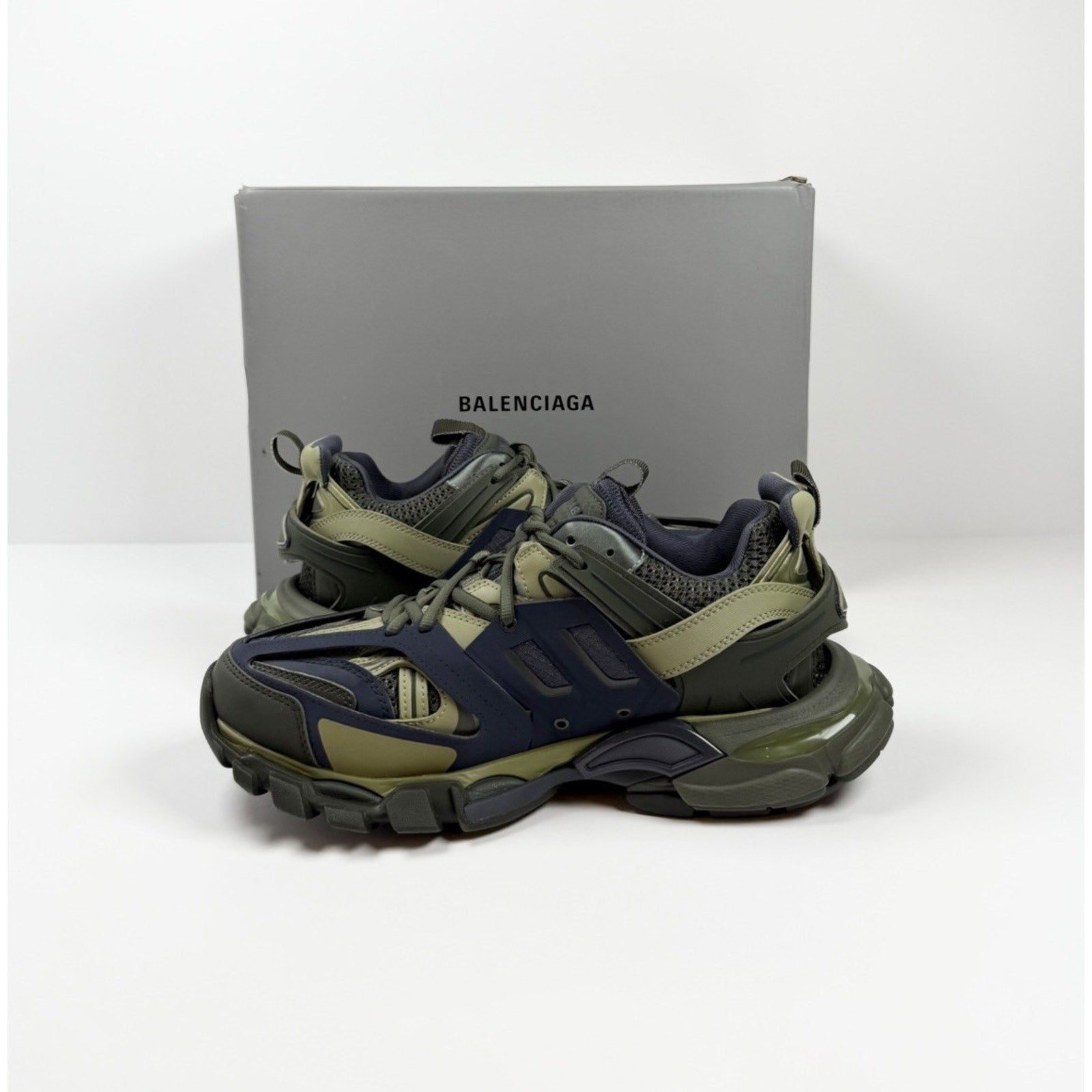 Size 41EU/8US - Balenciaga Track Green NEW